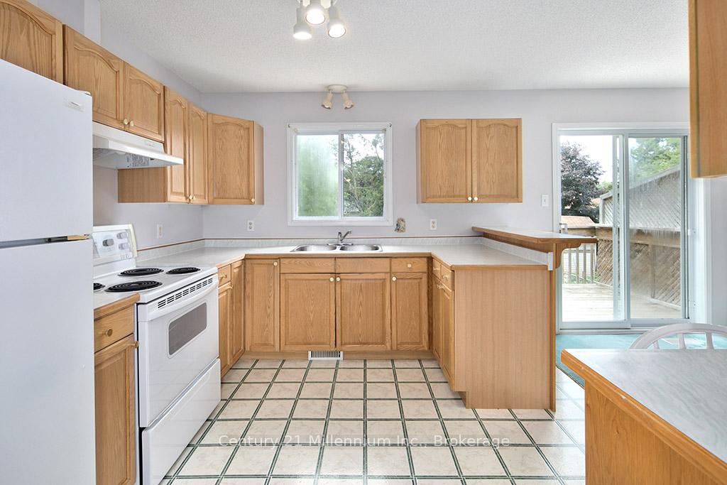 Photo 18 of 46 Royal Beech Drive, Wasaga Beach — HOMEH