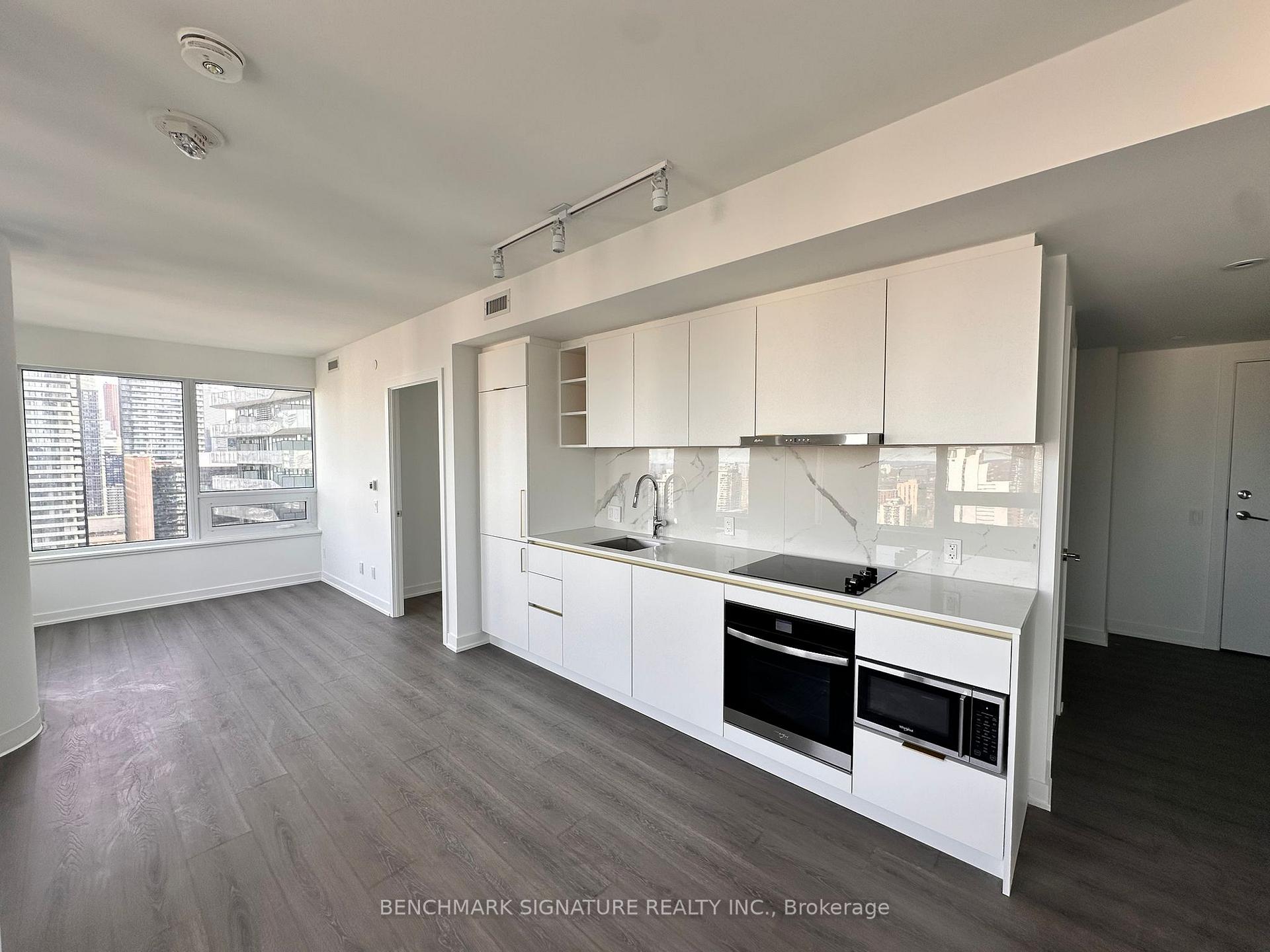 Photo 3 of Unit 3312, 8 Wellesley Street W, Toronto, Bay Street Corridor — HOMEH