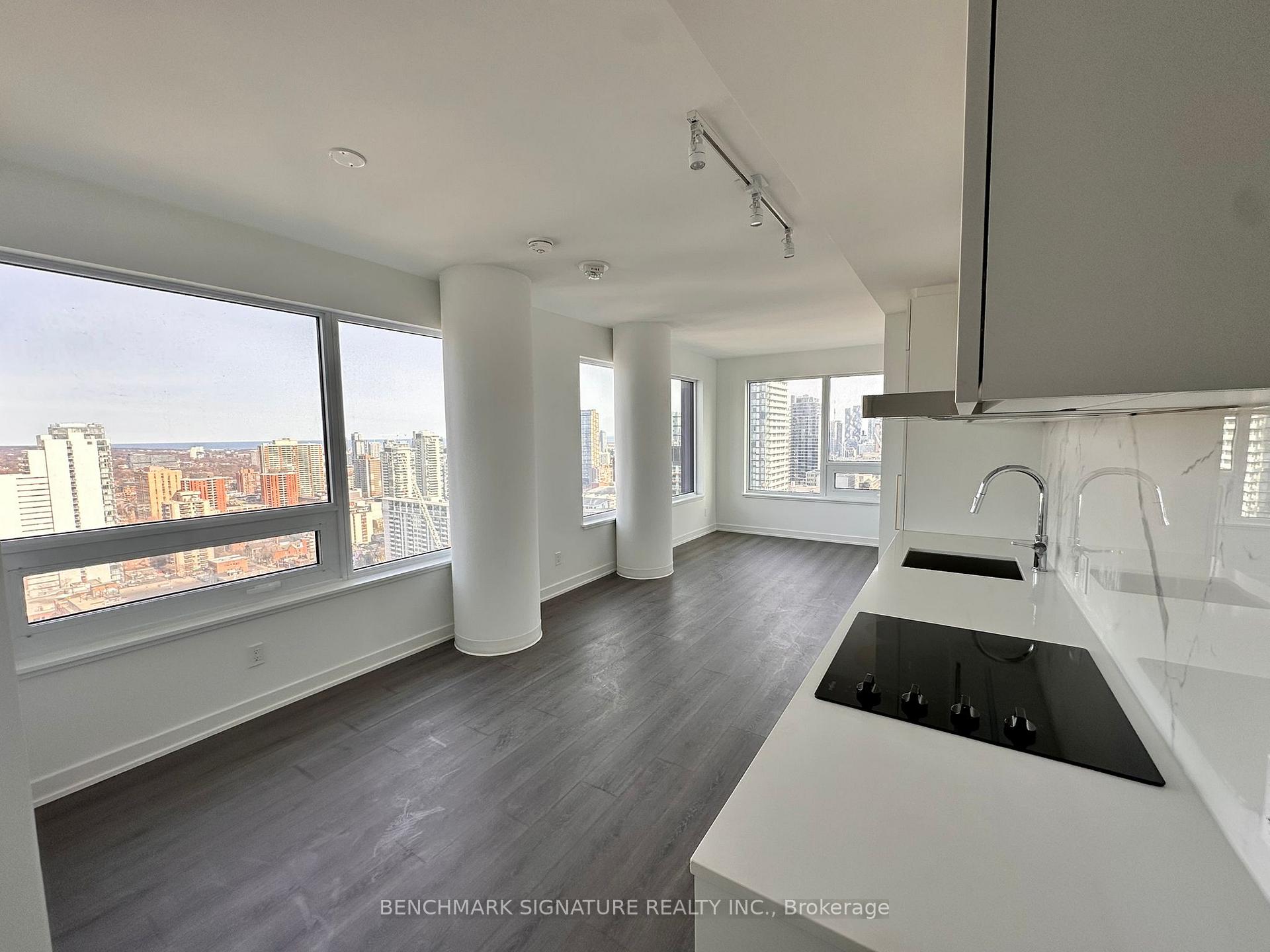 Photo 4 of Unit 3312, 8 Wellesley Street W, Toronto, Bay Street Corridor — HOMEH