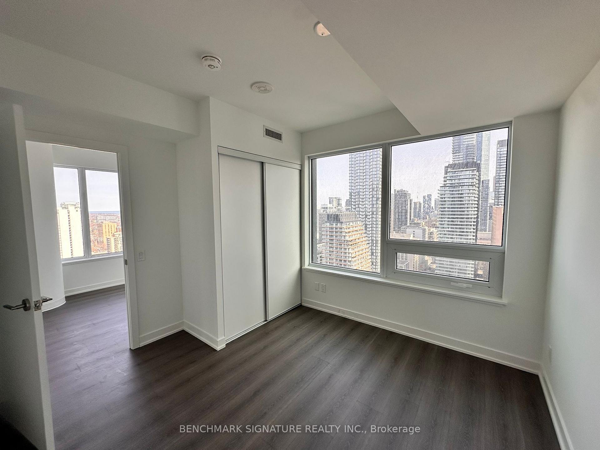 Photo 6 of Unit 3312, 8 Wellesley Street W, Toronto, Bay Street Corridor — HOMEH