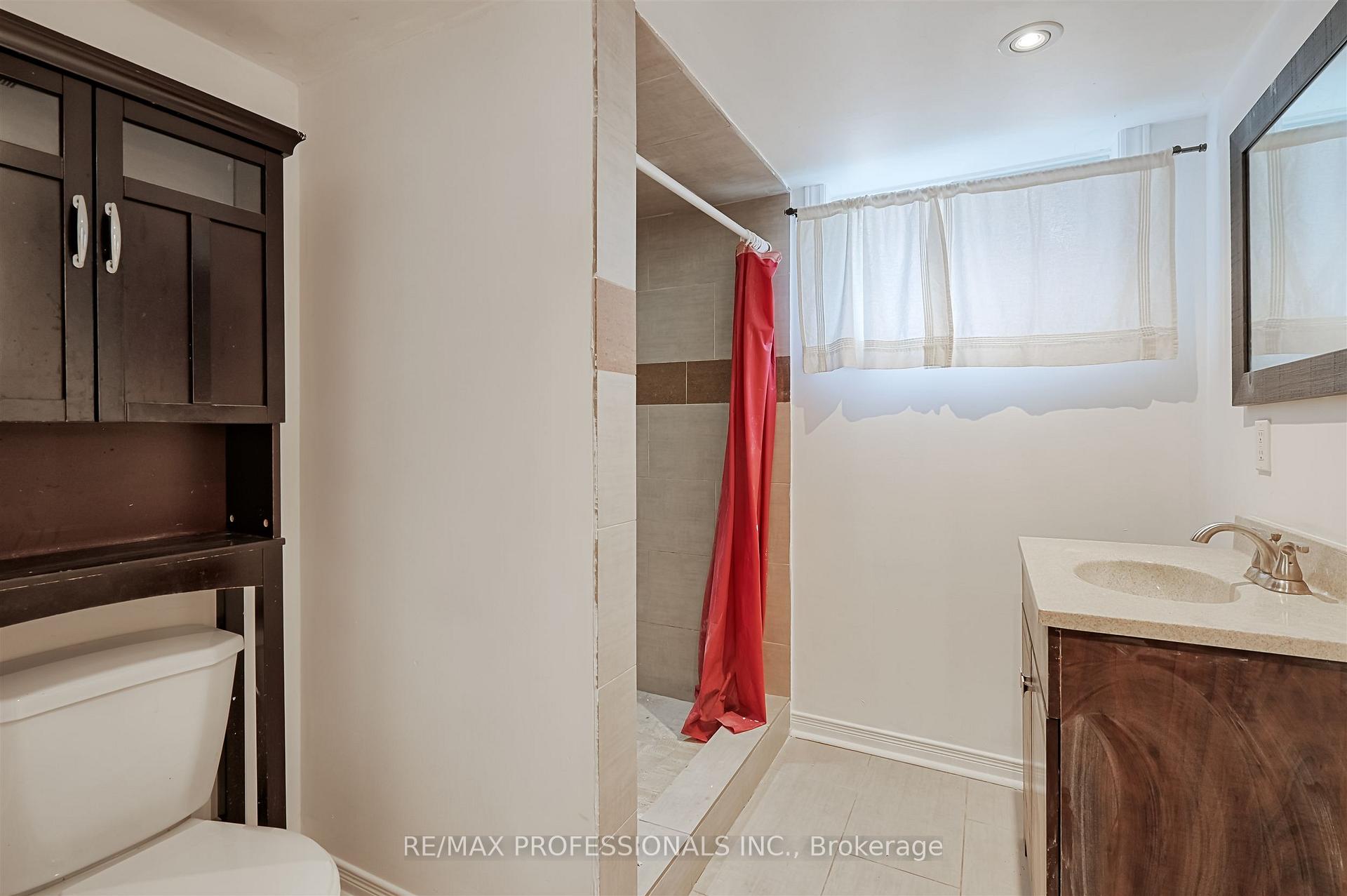 Photo 10 of Unit Bsmt, 1026 Haig Boulevard, Mississauga, Lakeview — HOMEH