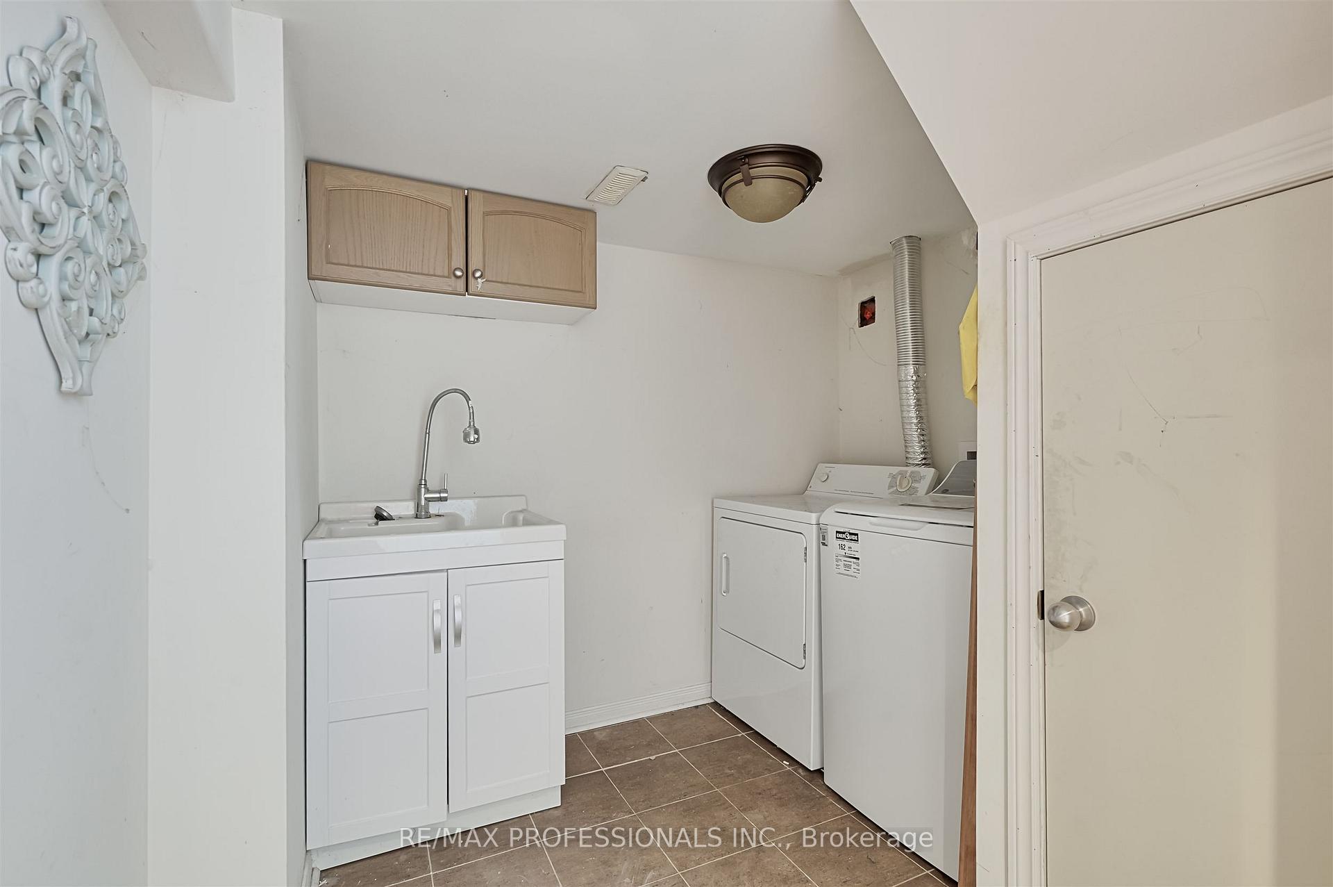 Photo 13 of Unit Bsmt, 1026 Haig Boulevard, Mississauga, Lakeview — HOMEH