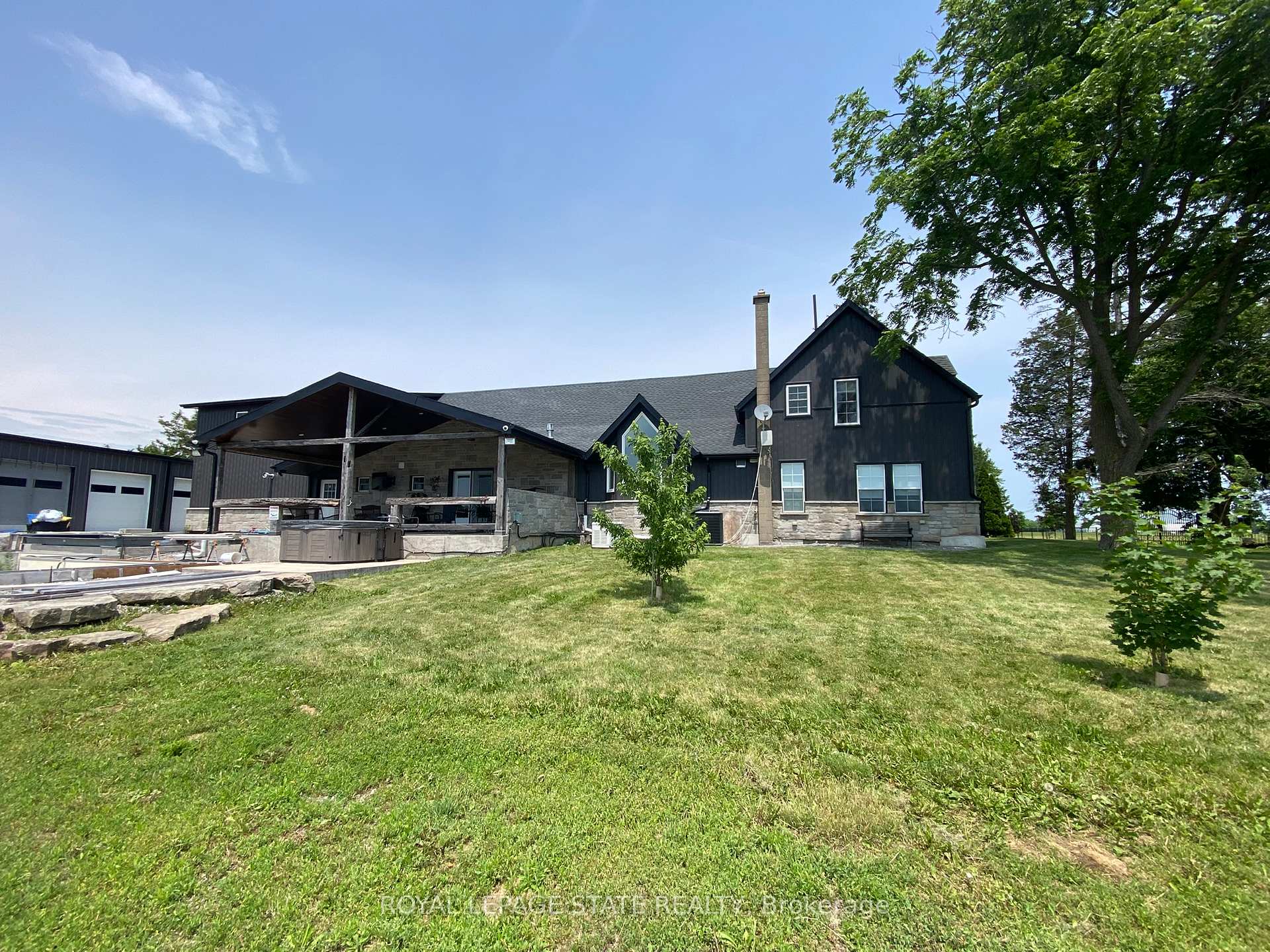 Photo 1 of Unit Upper, 2784 South Grimsby Rd 20, Grimsby, Grimsby Escarpment — HOMEH