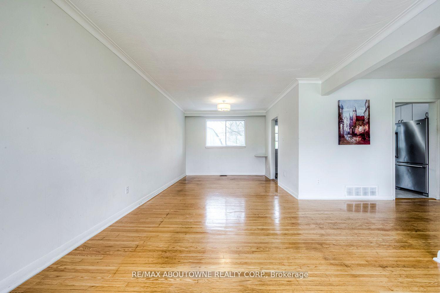 Photo 6 of 530 Lees Lane, Oakville, West — HOMEH