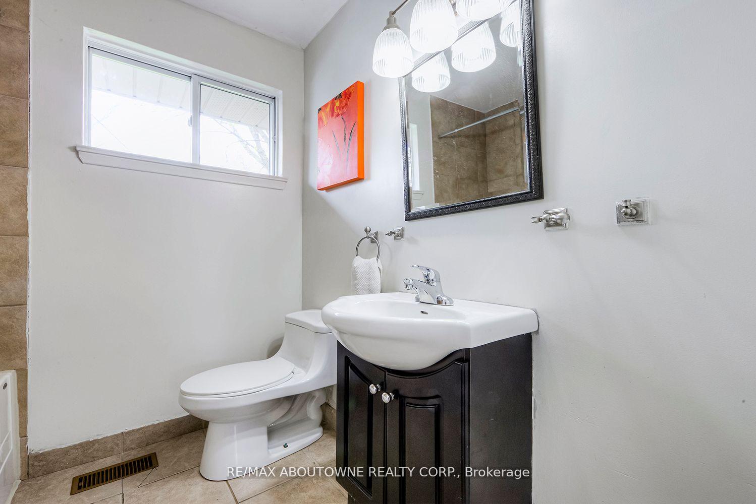 Photo 17 of 530 Lees Lane, Oakville, West — HOMEH