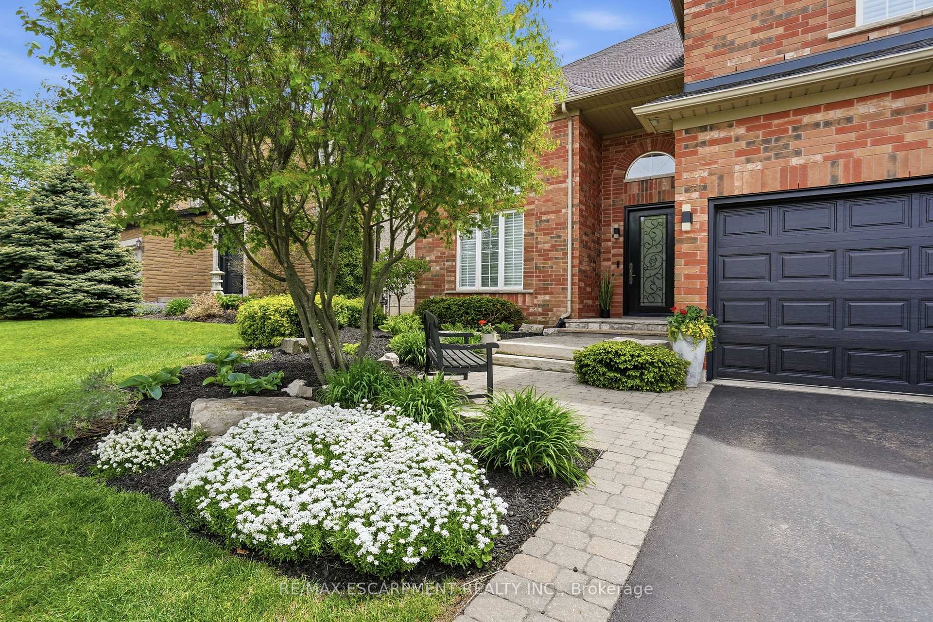 Photo 2 of 156 Valmont Street, Hamilton, Ancaster — HOMEH