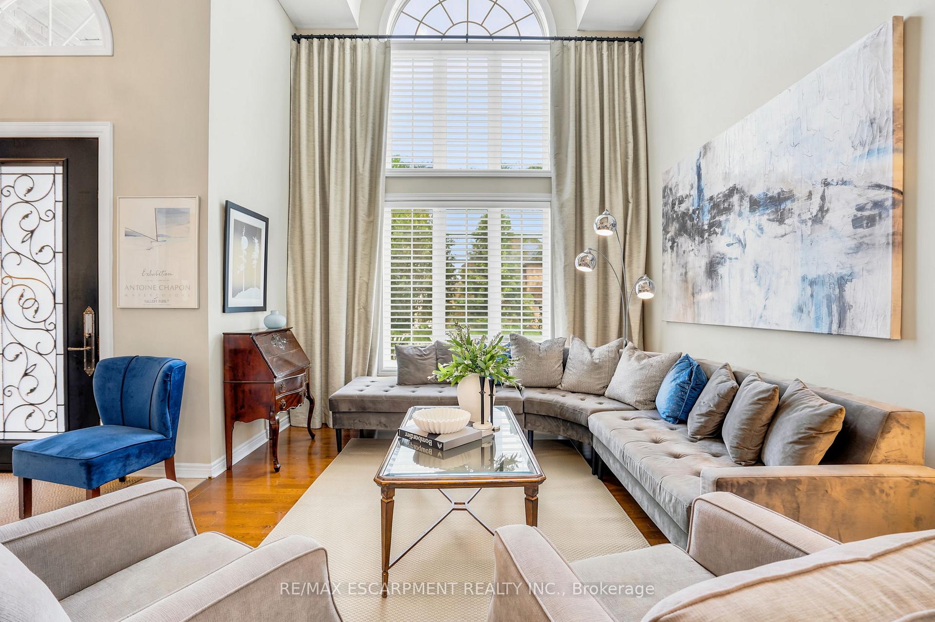 Photo 5 of 156 Valmont Street, Hamilton, Ancaster — HOMEH