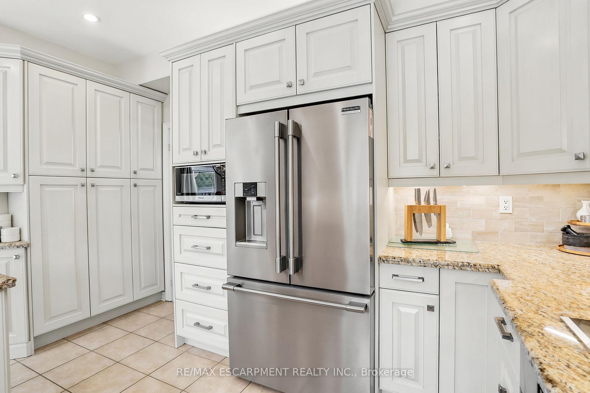 Photo 12 of 156 Valmont Street, Hamilton, Ancaster — HOMEH