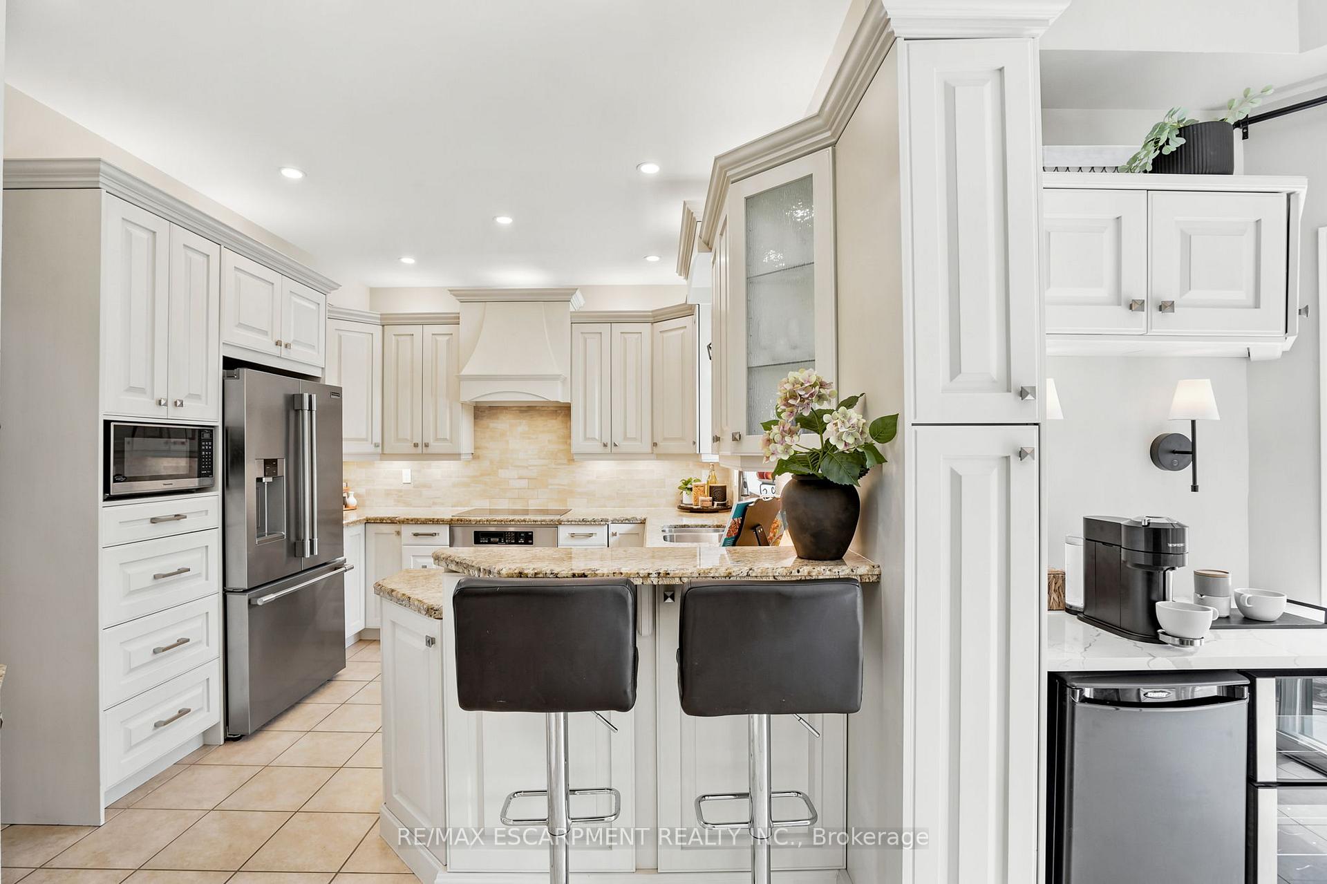 Photo 14 of 156 Valmont Street, Hamilton, Ancaster — HOMEH
