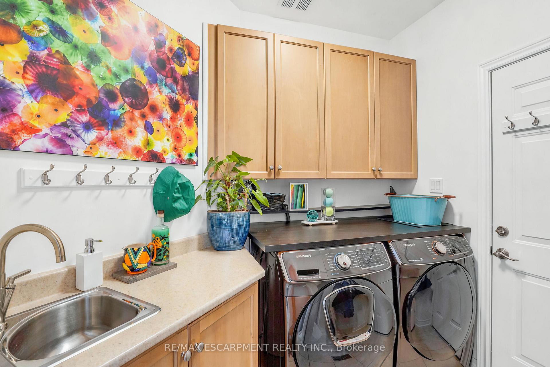 Photo 25 of 156 Valmont Street, Hamilton, Ancaster — HOMEH