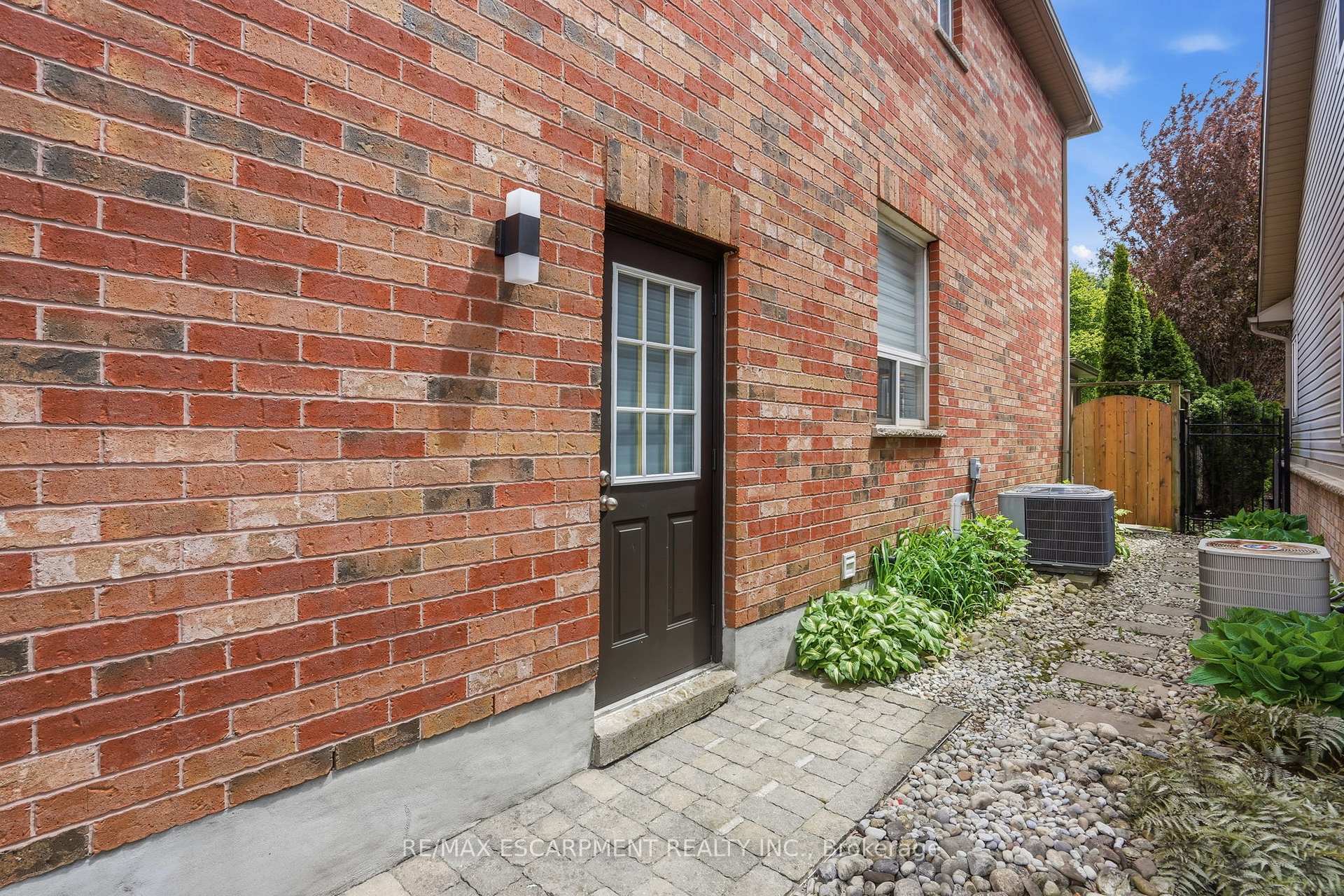 Photo 43 of 156 Valmont Street, Hamilton, Ancaster — HOMEH