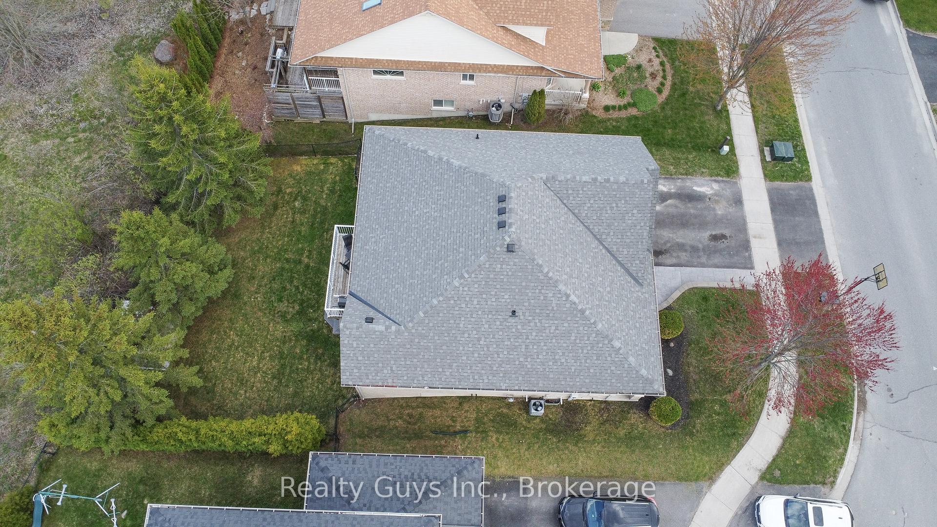 Photo 10 of 407 Carriage Lane, Peterborough, Northcrest Ward 5 — HOMEH
