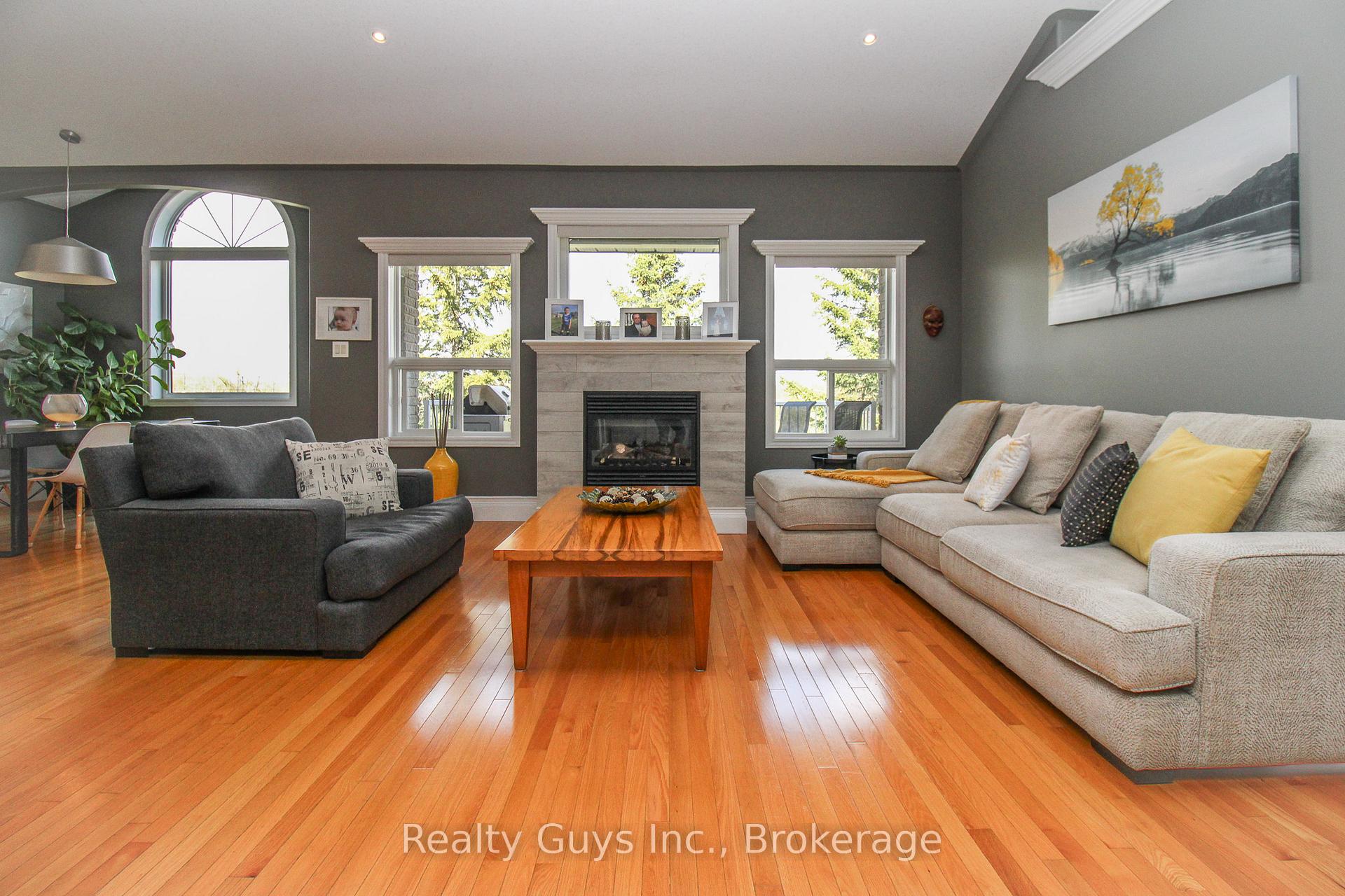 Photo 13 of 407 Carriage Lane, Peterborough, Northcrest Ward 5 — HOMEH