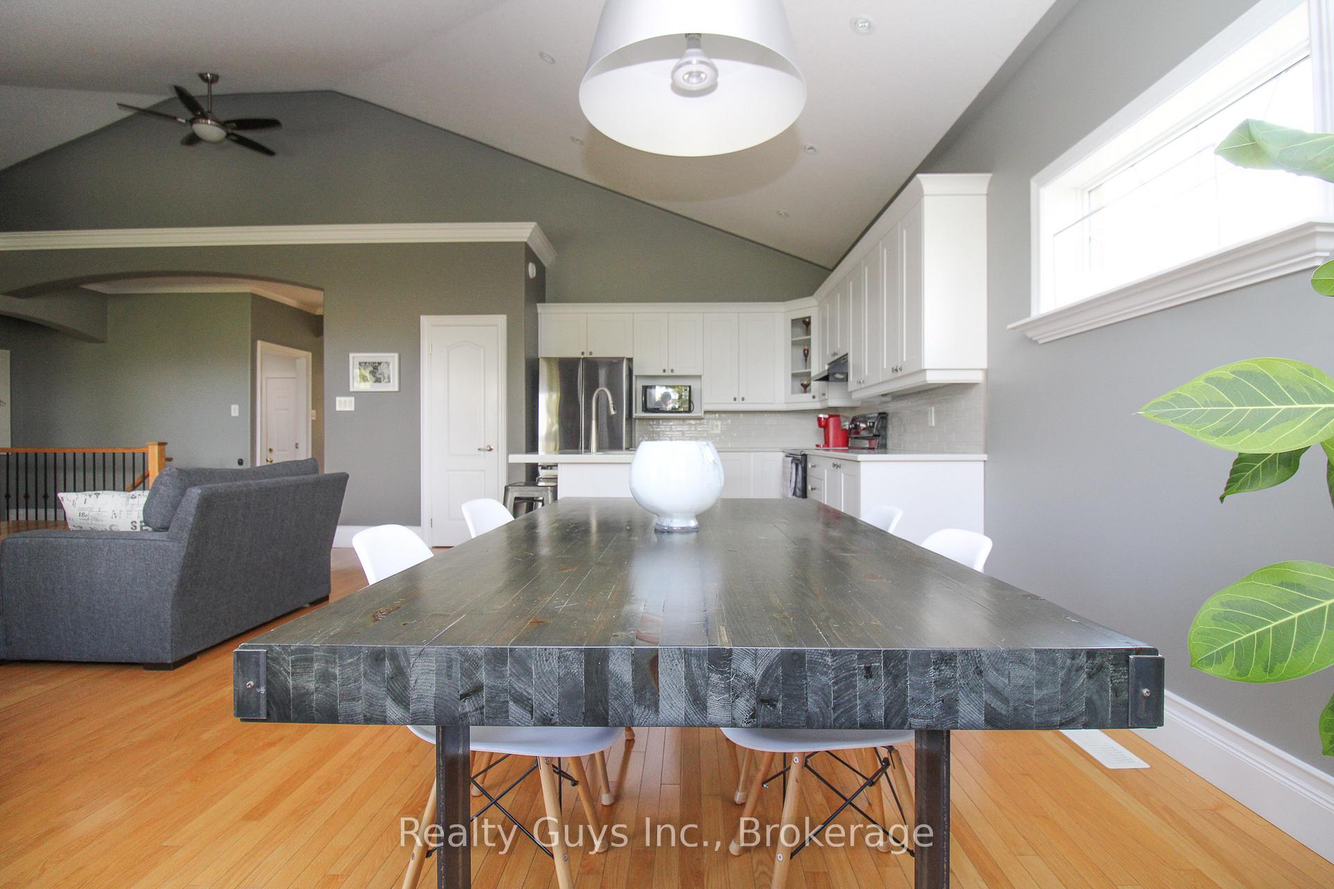 Photo 21 of 407 Carriage Lane, Peterborough, Northcrest Ward 5 — HOMEH
