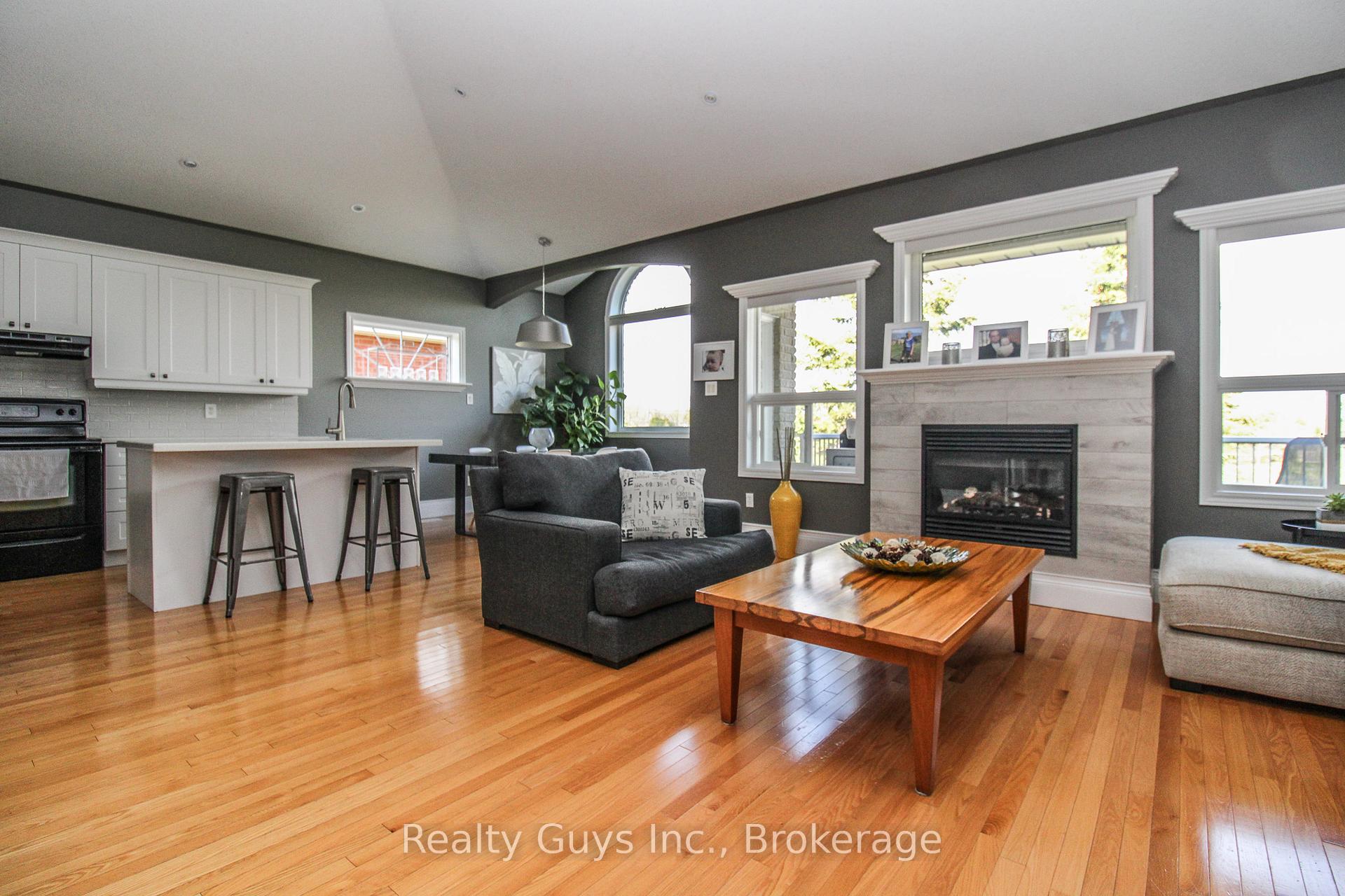 Photo 23 of 407 Carriage Lane, Peterborough, Northcrest Ward 5 — HOMEH