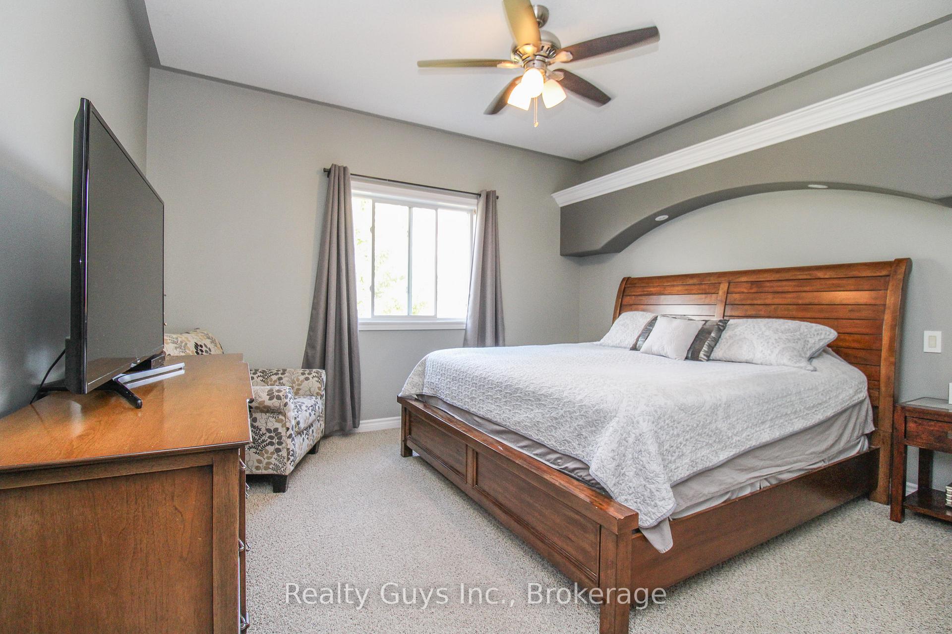 Photo 24 of 407 Carriage Lane, Peterborough, Northcrest Ward 5 — HOMEH