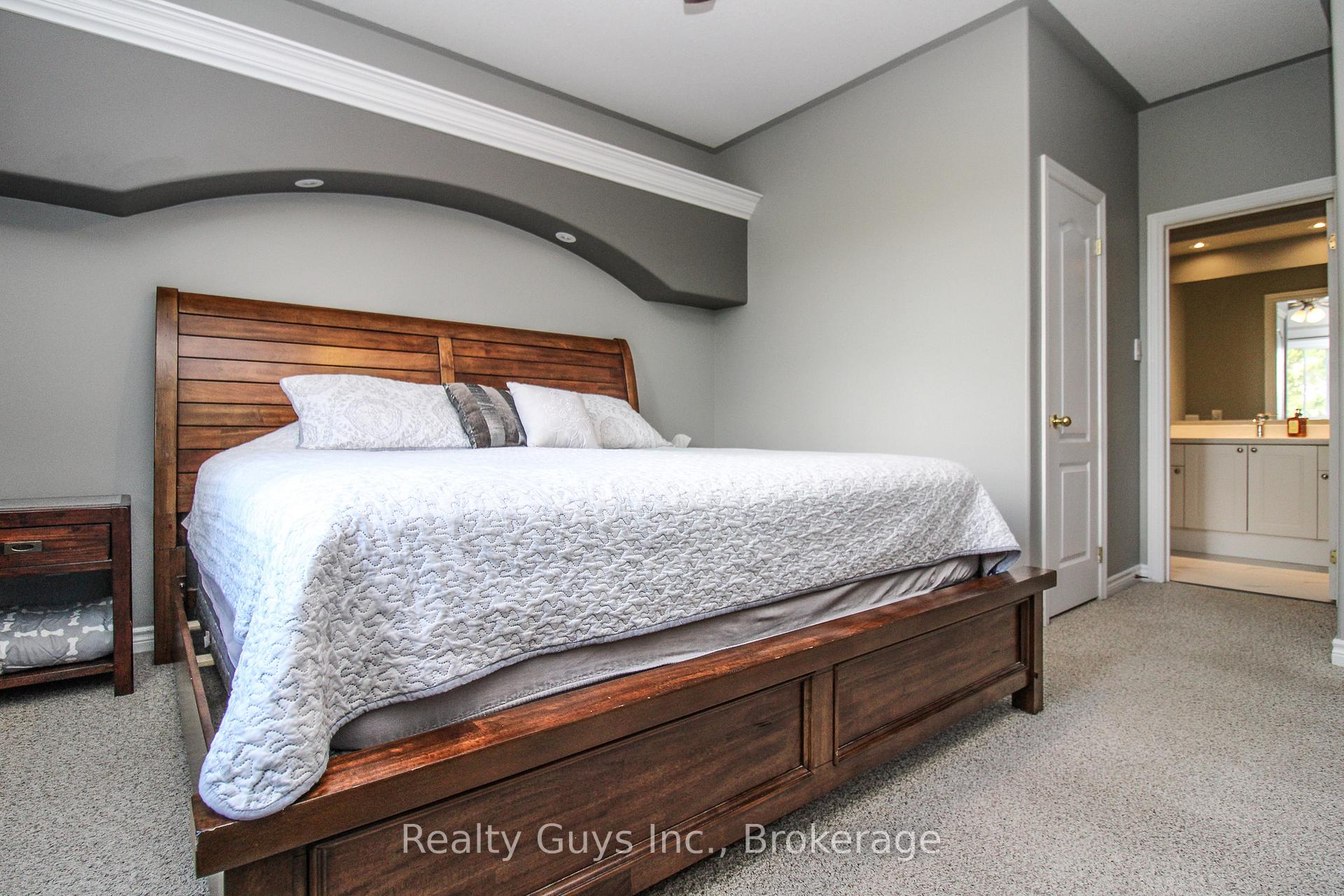 Photo 25 of 407 Carriage Lane, Peterborough, Northcrest Ward 5 — HOMEH
