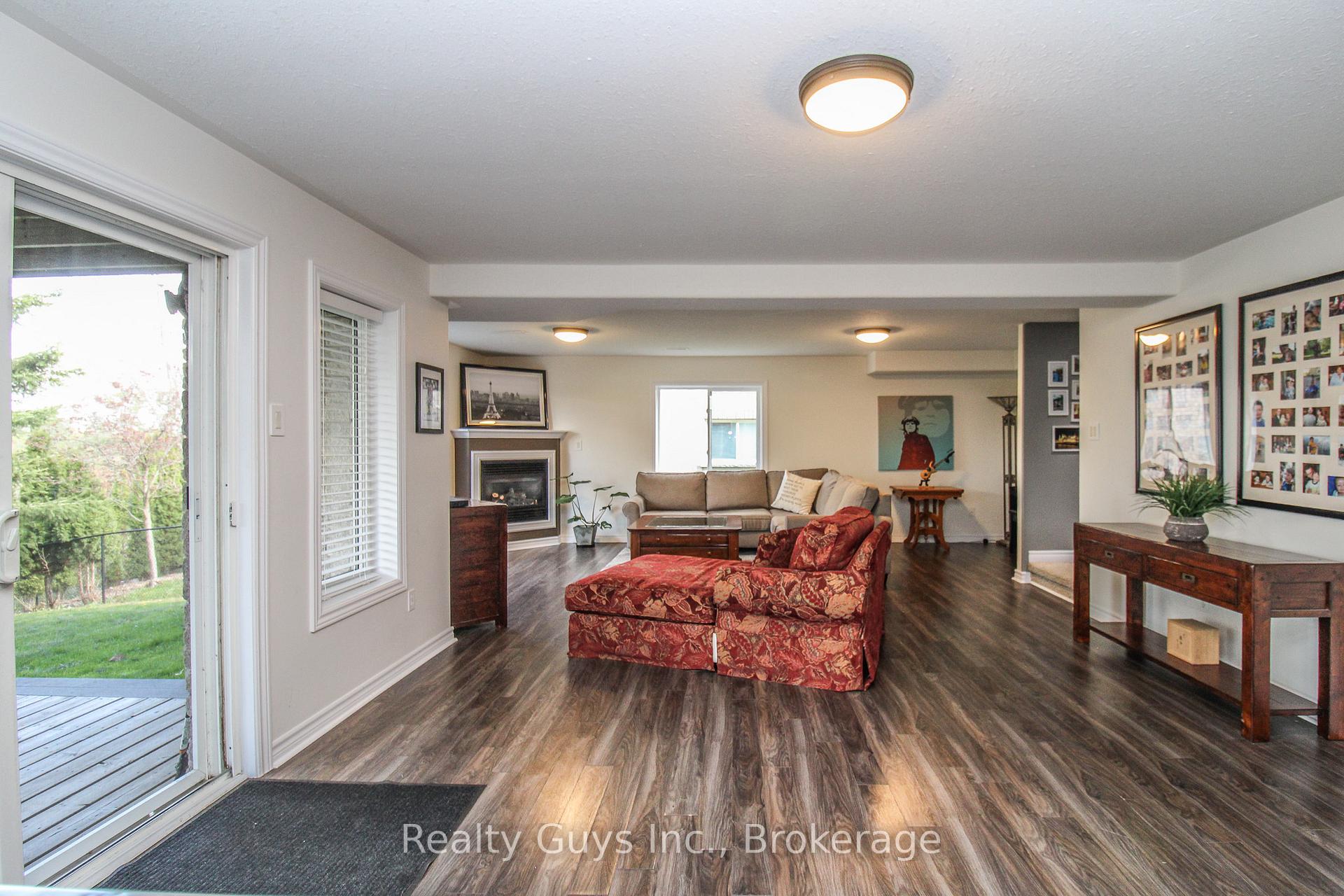 Photo 39 of 407 Carriage Lane, Peterborough, Northcrest Ward 5 — HOMEH