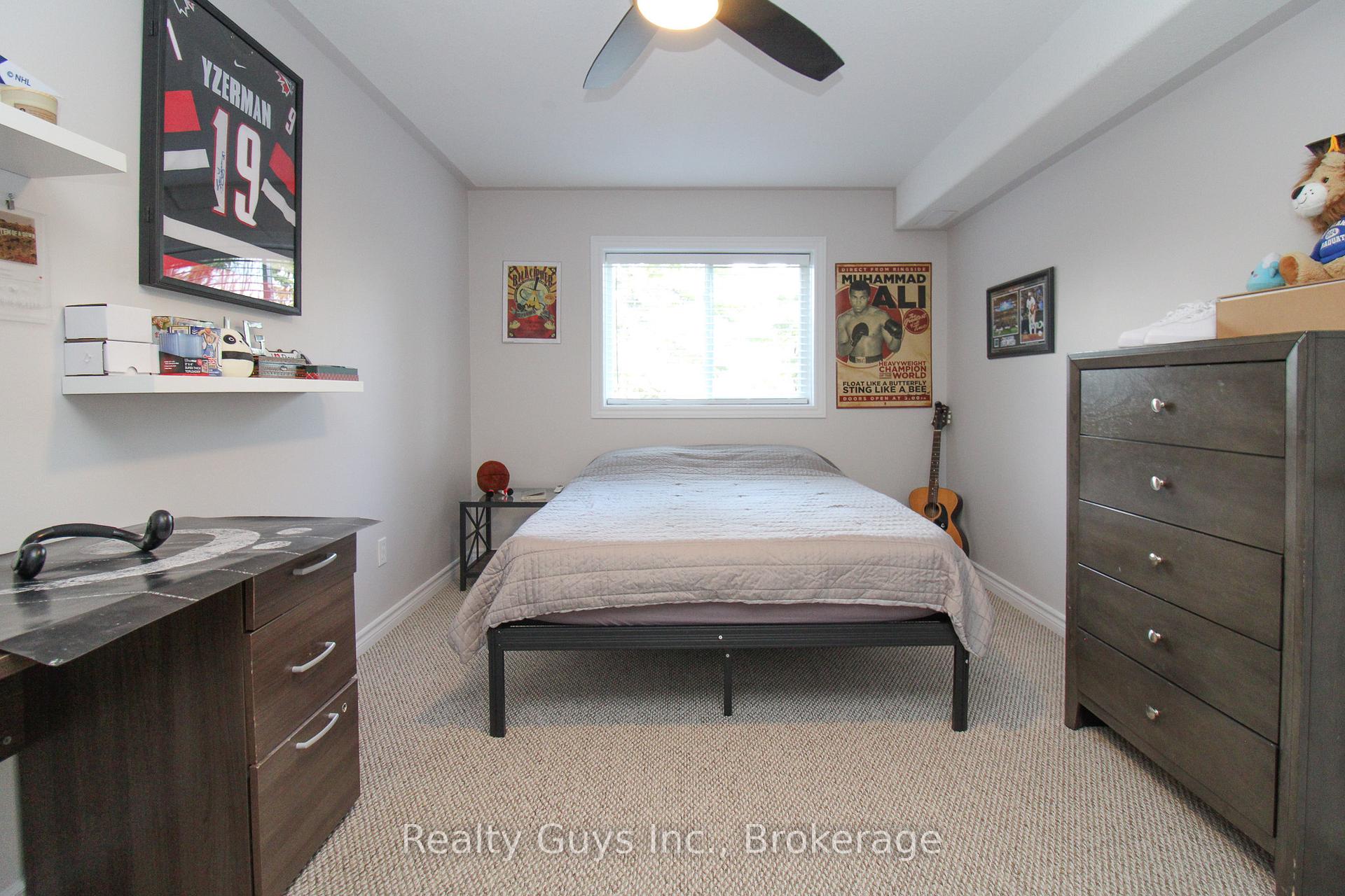 Photo 42 of 407 Carriage Lane, Peterborough, Northcrest Ward 5 — HOMEH