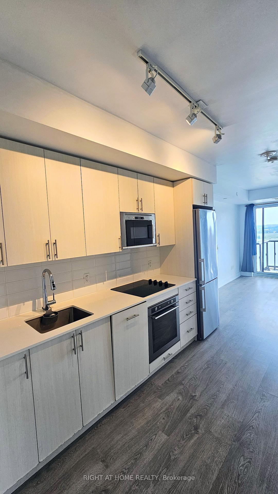 Photo 10 of Unit 2006, 2550 Simcoe Street N, Oshawa, Windfields — HOMEH