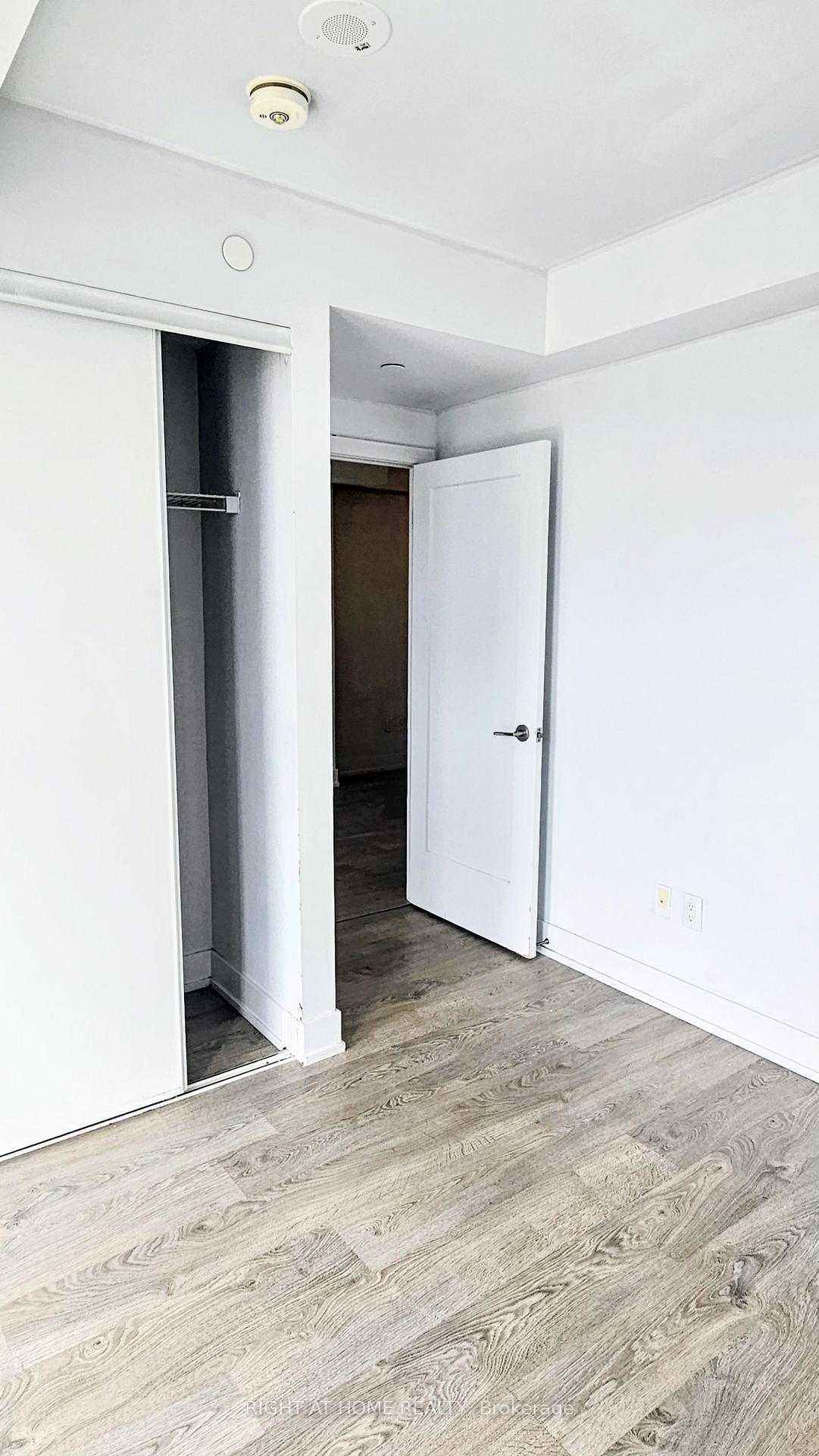 Photo 16 of Unit 2006, 2550 Simcoe Street N, Oshawa, Windfields — HOMEH