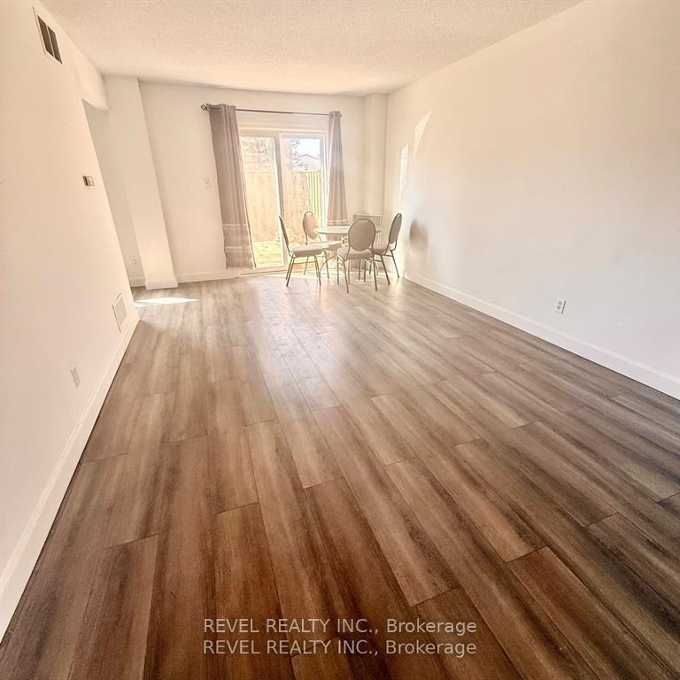 Photo 5 of 873 Southdale Road E, London, South Y — HOMEH
