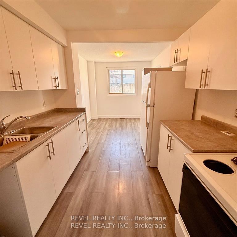 Photo 15 of 873 Southdale Road E, London, South Y — HOMEH