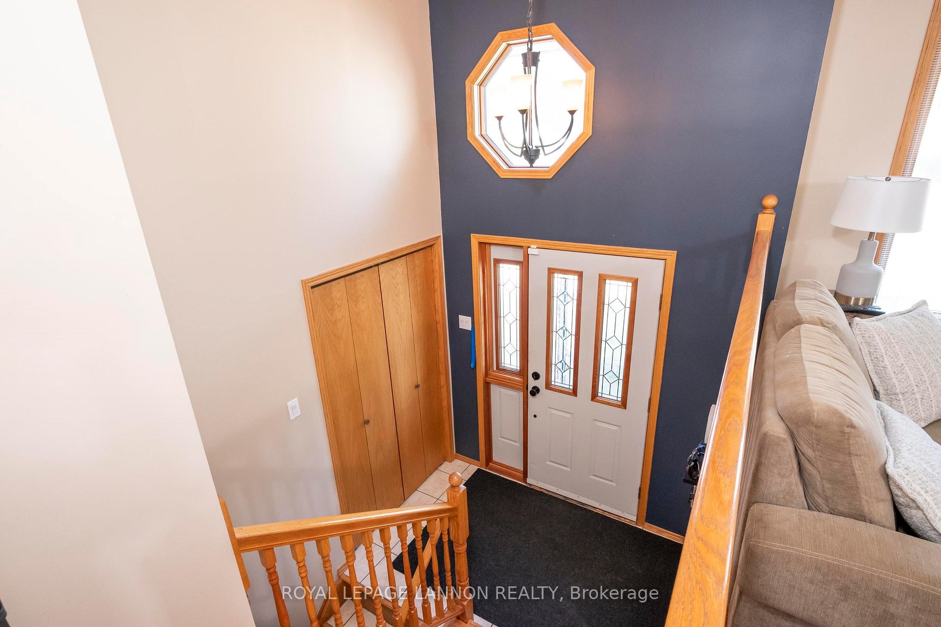Photo 2 of 107 Sapphire Drive, Thunder Bay, Dawson Heights — HOMEH