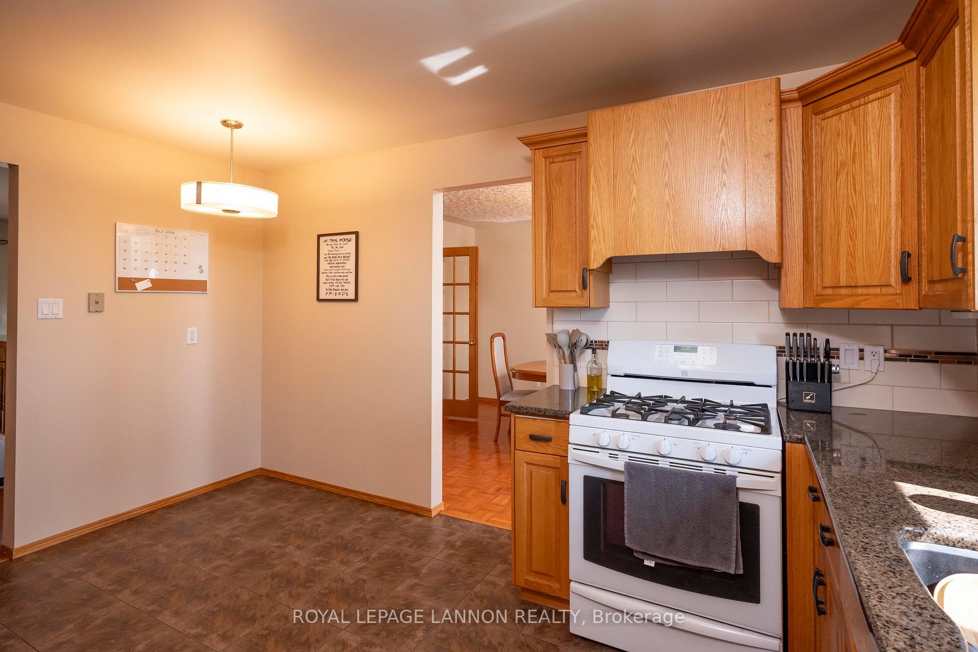 Photo 14 of 107 Sapphire Drive, Thunder Bay, Dawson Heights — HOMEH
