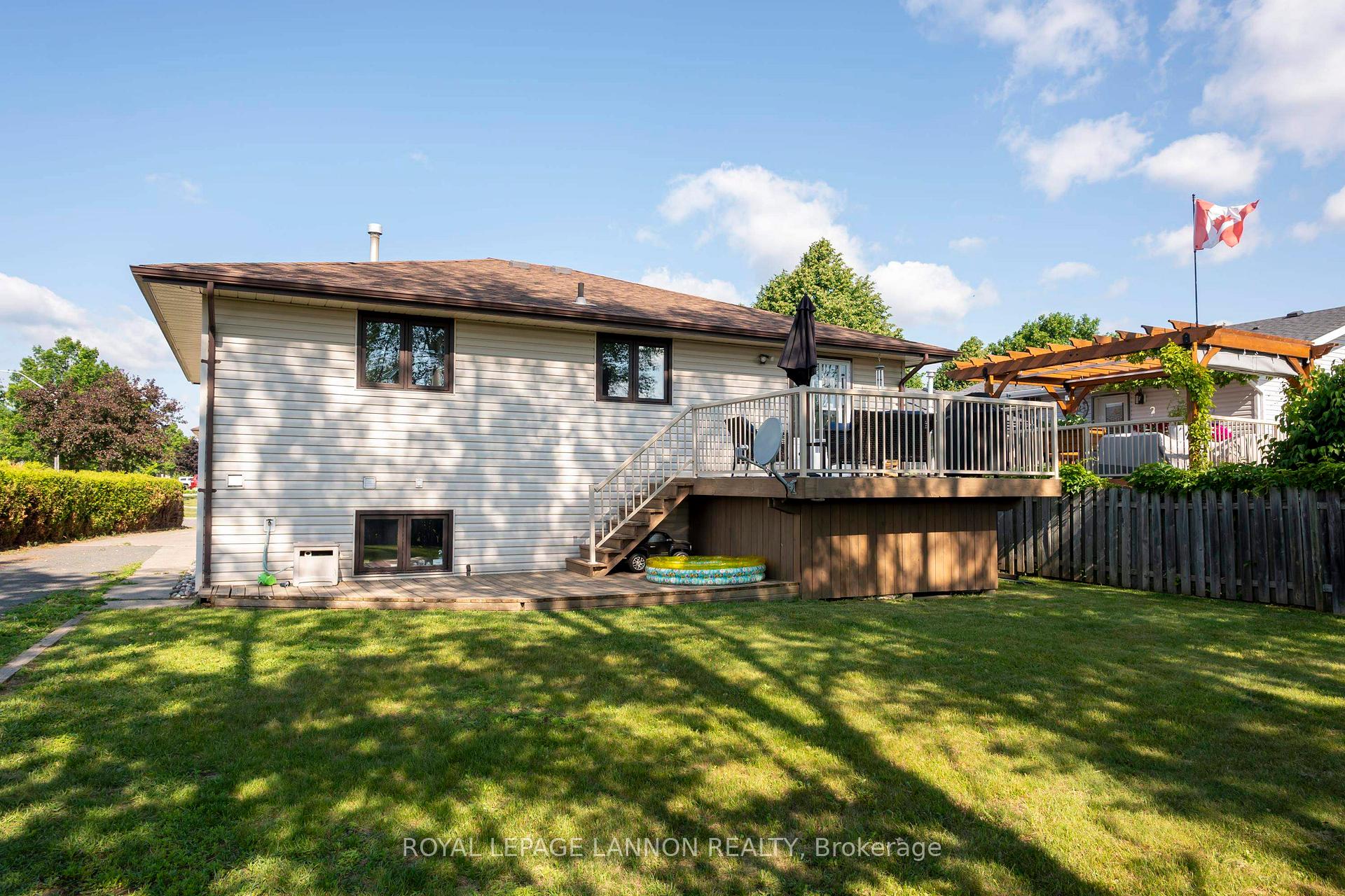 Photo 32 of 107 Sapphire Drive, Thunder Bay, Dawson Heights — HOMEH