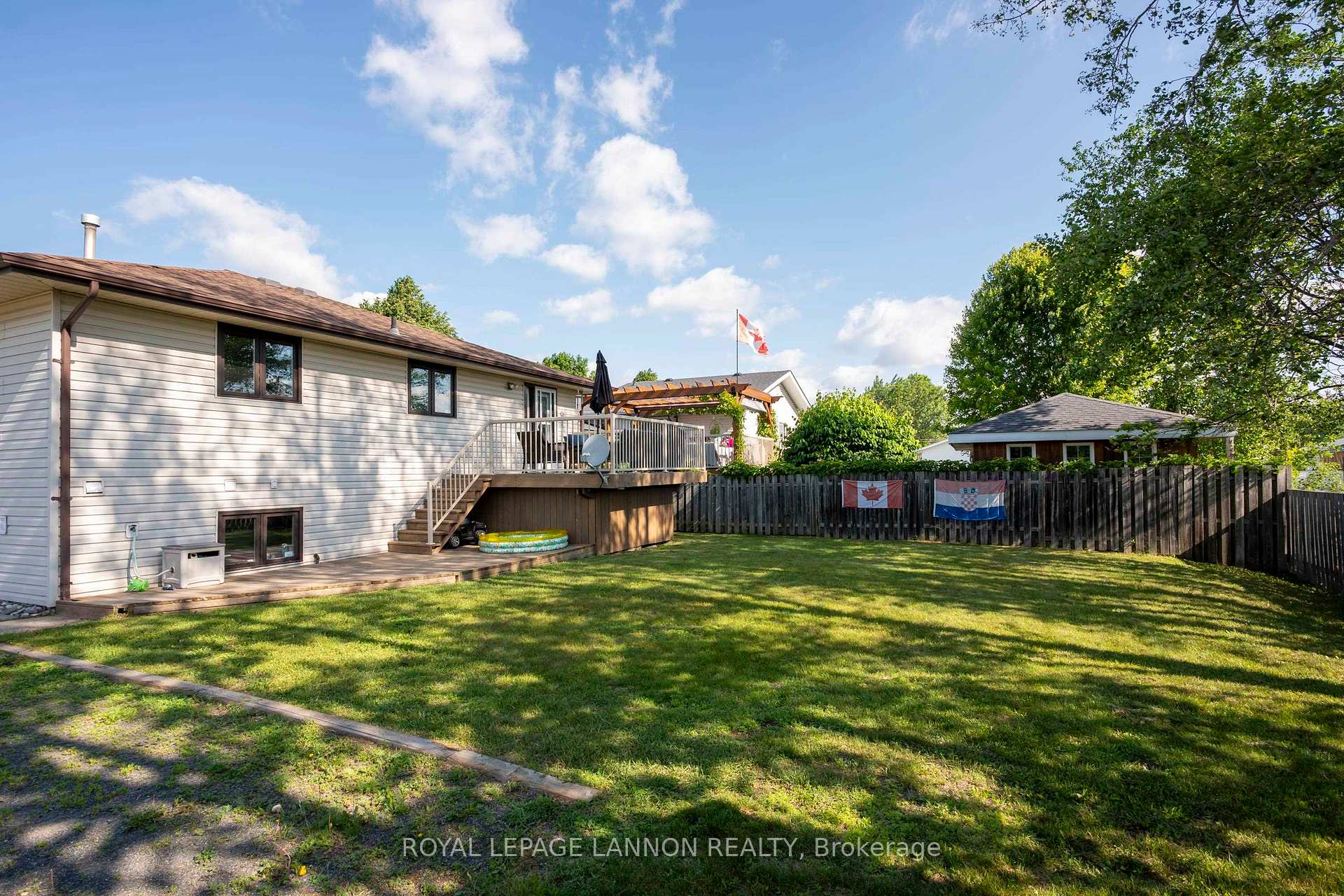 Photo 33 of 107 Sapphire Drive, Thunder Bay, Dawson Heights — HOMEH
