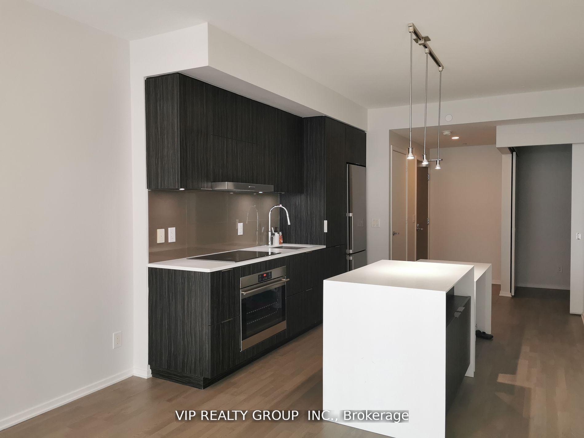 Photo 3 of Unit 2209, 1 Bloor Street E, Toronto, Church-Yonge Corridor — HOMEH