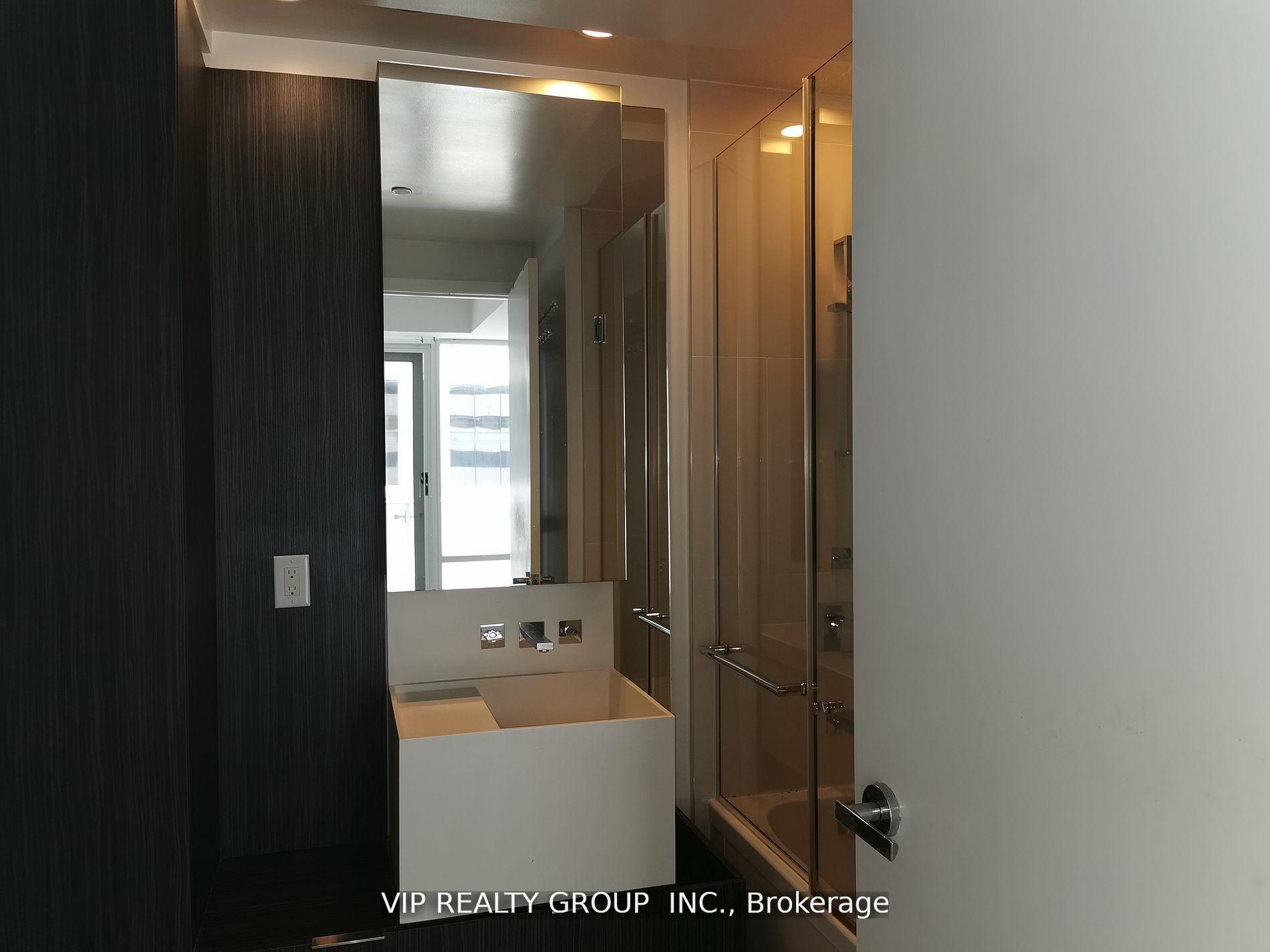 Photo 11 of Unit 2209, 1 Bloor Street E, Toronto, Church-Yonge Corridor — HOMEH