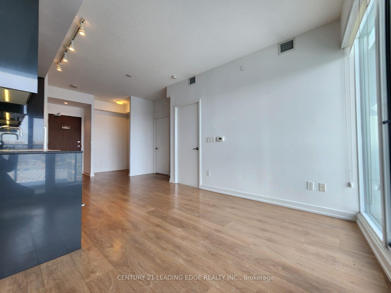 Photo 6 of Unit 709, 115 Mcmahon Drive, North York, Bayview Village — HOMEH