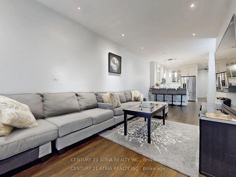 Photo 2 of Unit 206, 10 Gateway Boulevard, Toronto, Flemingdon Park — HOMEH