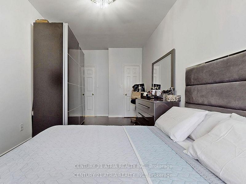 Photo 6 of Unit 206, 10 Gateway Boulevard, Toronto, Flemingdon Park — HOMEH