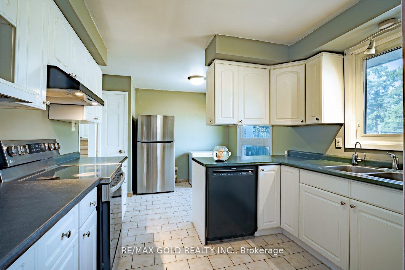 Photo 10 of 2860 Henley Avenue, Niagara Falls, Church's Lane — HOMEH