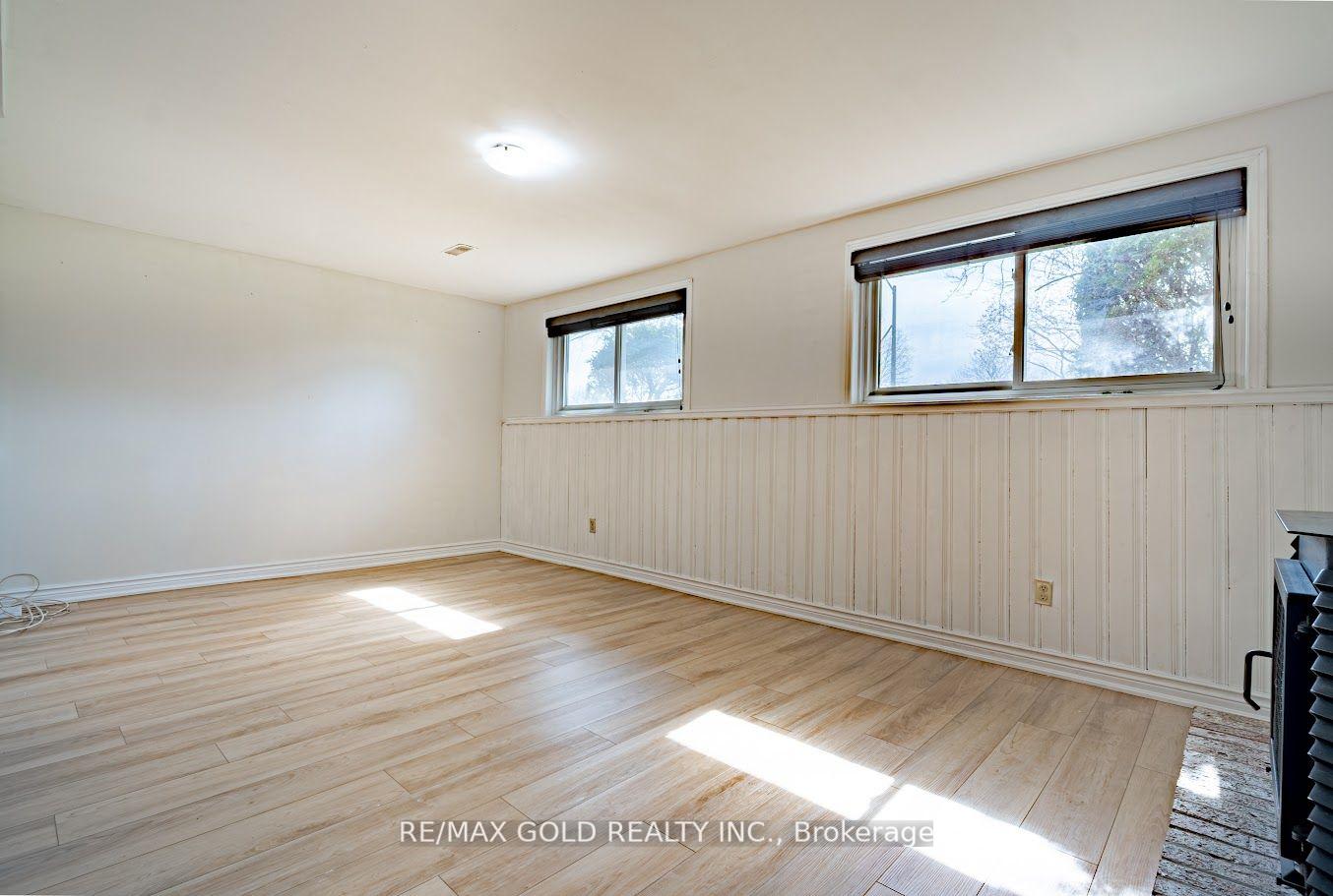 Photo 21 of 2860 Henley Avenue, Niagara Falls, Church's Lane — HOMEH