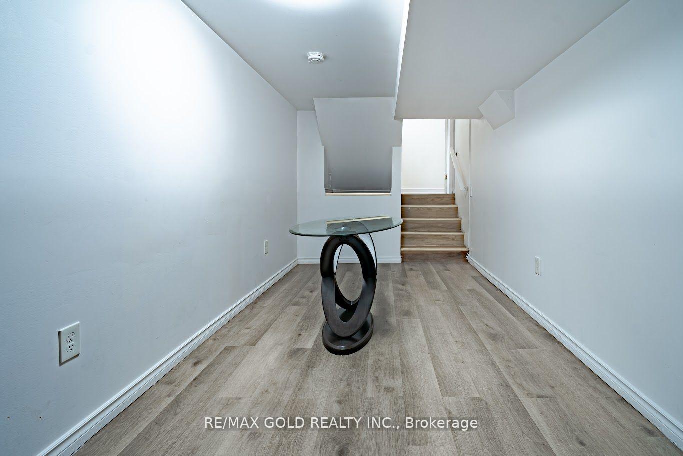 Photo 22 of 2860 Henley Avenue, Niagara Falls, Church's Lane — HOMEH