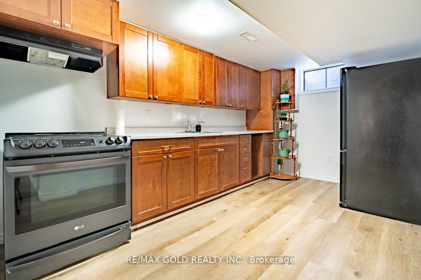 Photo 26 of 2860 Henley Avenue, Niagara Falls, Church's Lane — HOMEH