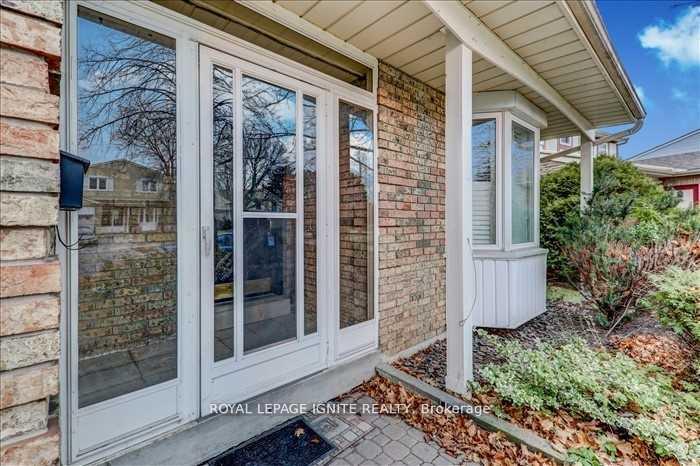 Photo 2 of 23 Longbow Square, Scarborough, Steeles — HOMEH