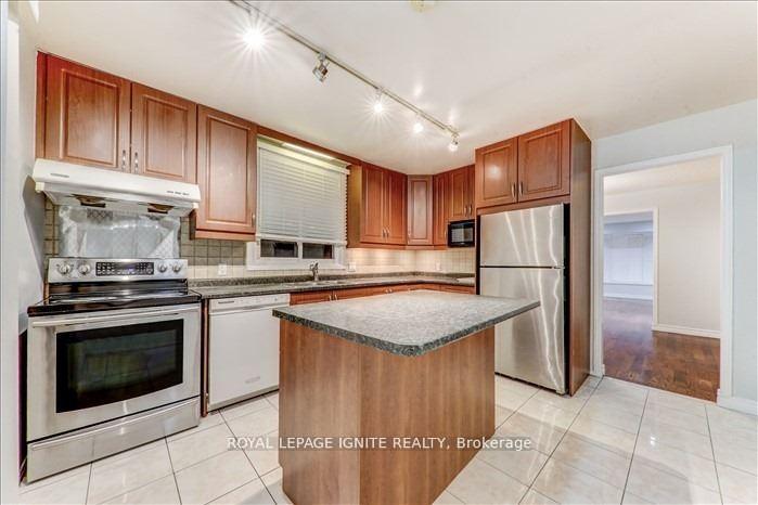Photo 5 of 23 Longbow Square, Scarborough, Steeles — HOMEH