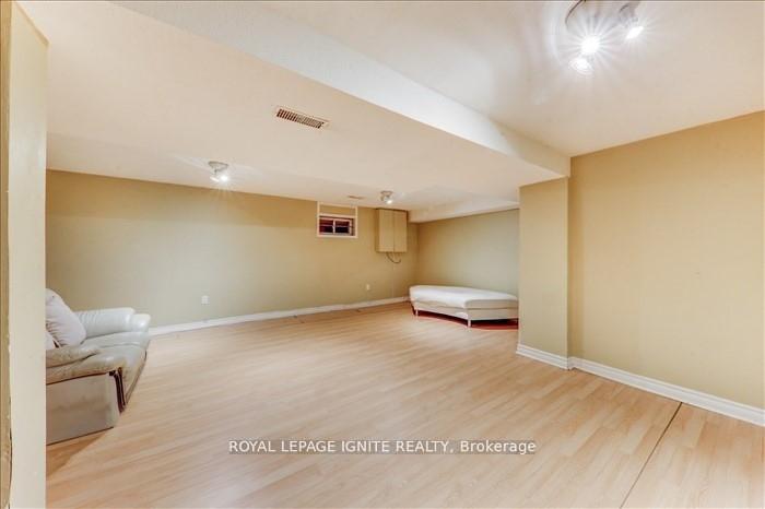 Photo 19 of 23 Longbow Square, Scarborough, Steeles — HOMEH