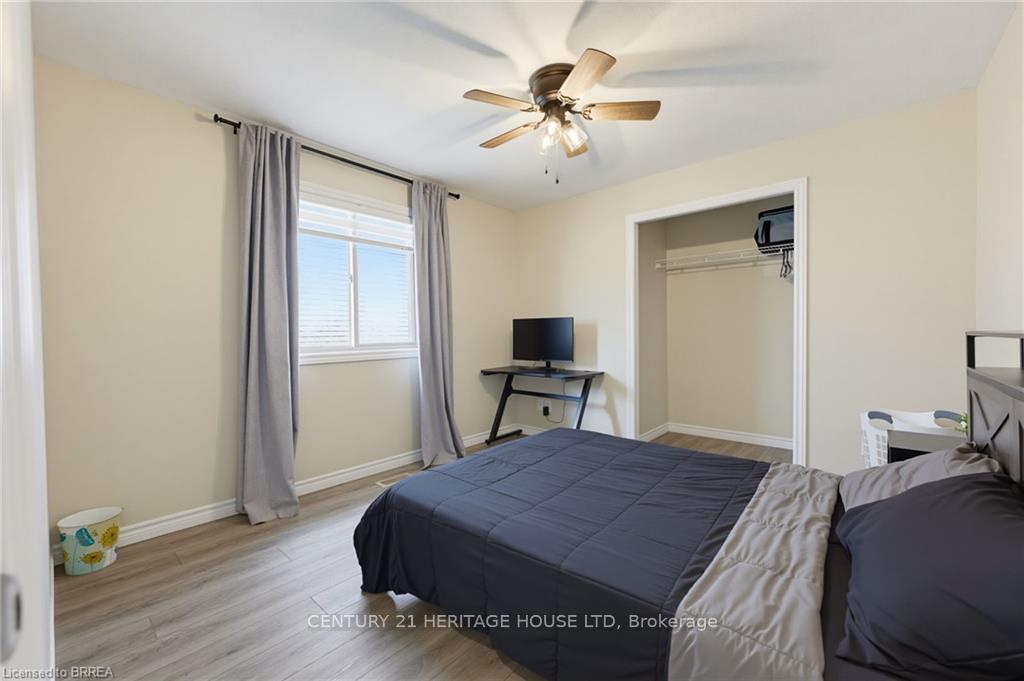 Photo 9 of 125 Whitlaw Way, Brant, Paris — HOMEH