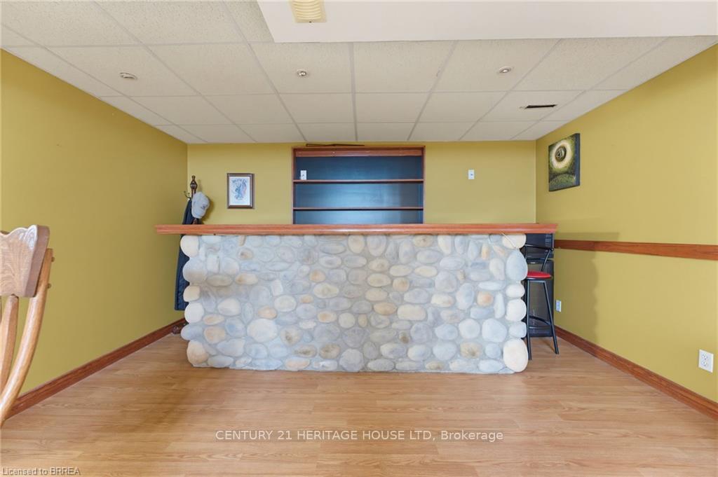 Photo 14 of 125 Whitlaw Way, Brant, Paris — HOMEH