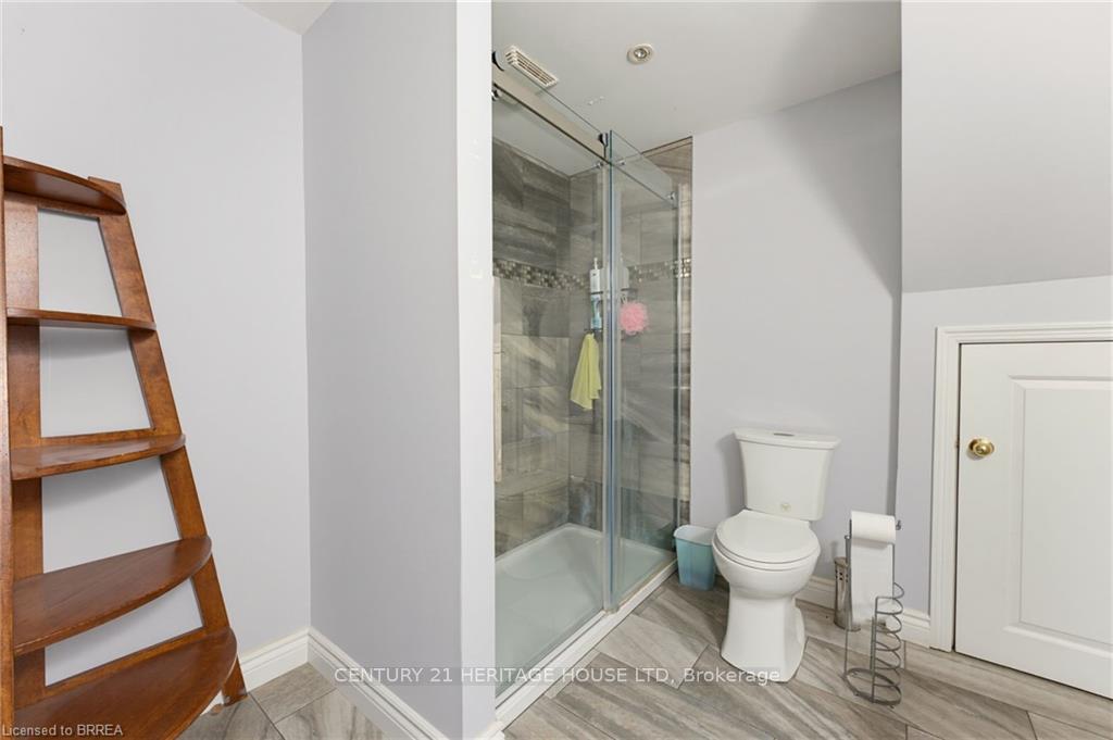 Photo 18 of 125 Whitlaw Way, Brant, Paris — HOMEH