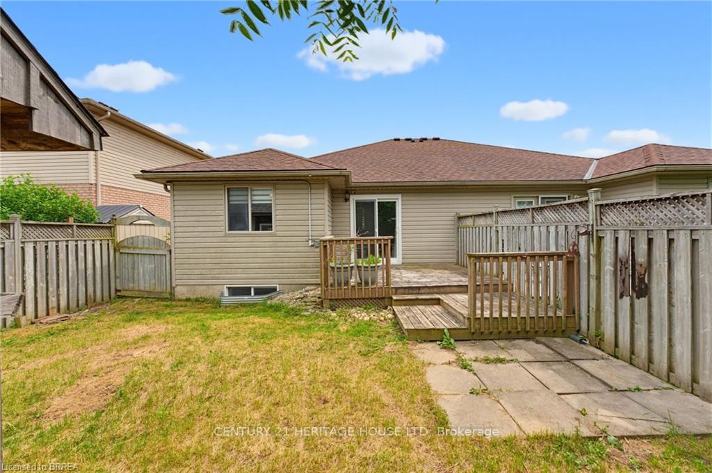 Photo 20 of 125 Whitlaw Way, Brant, Paris — HOMEH