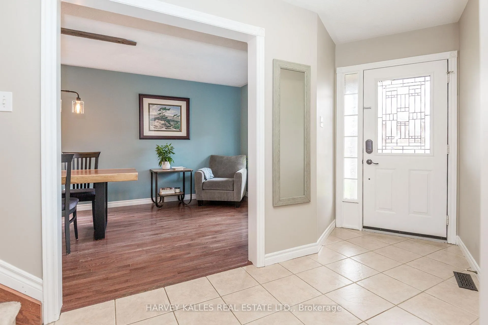 Photo 8 of 250 Pringle Drive, Barrie, Edgehill Drive — HOMEH