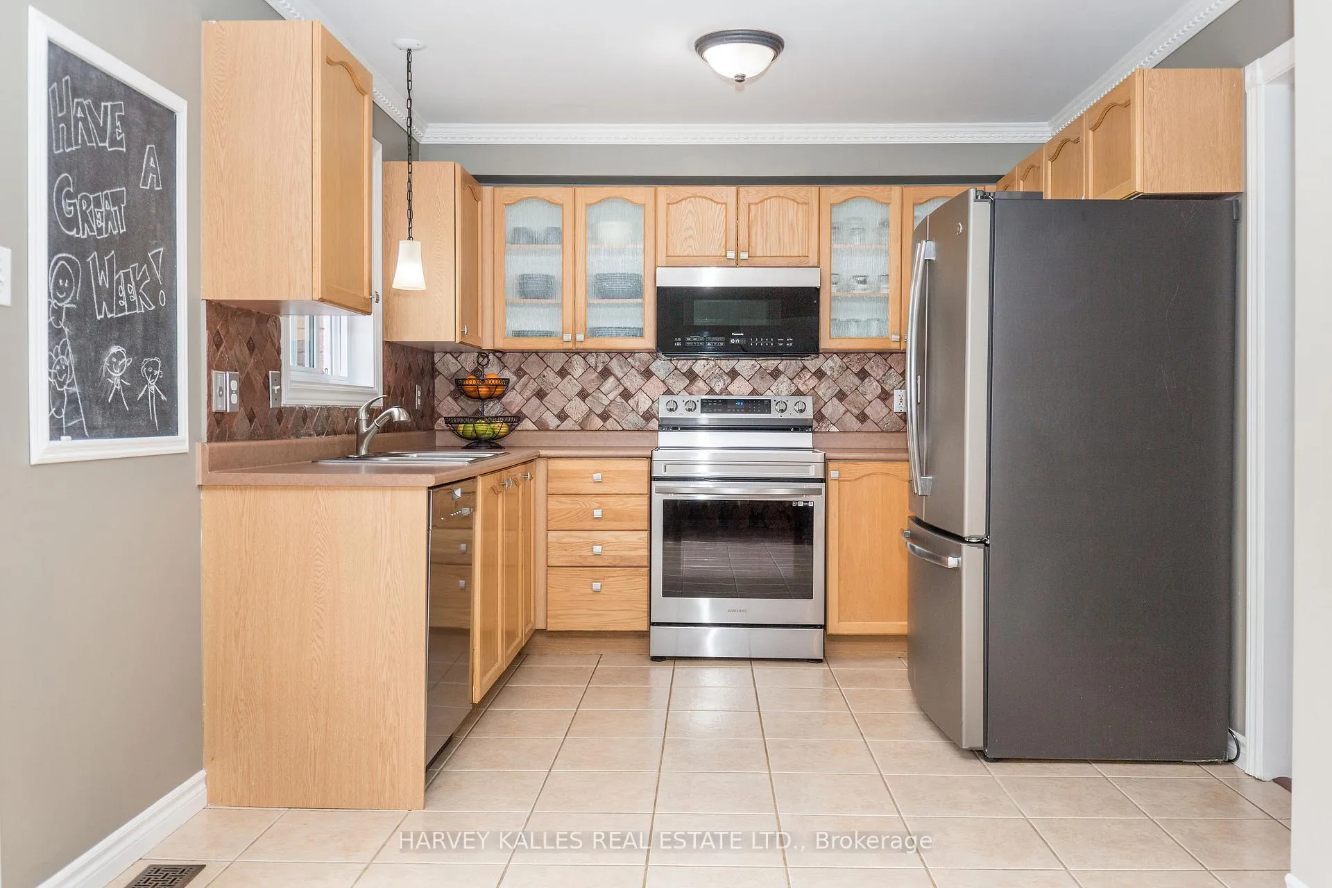 Photo 13 of 250 Pringle Drive, Barrie, Edgehill Drive — HOMEH