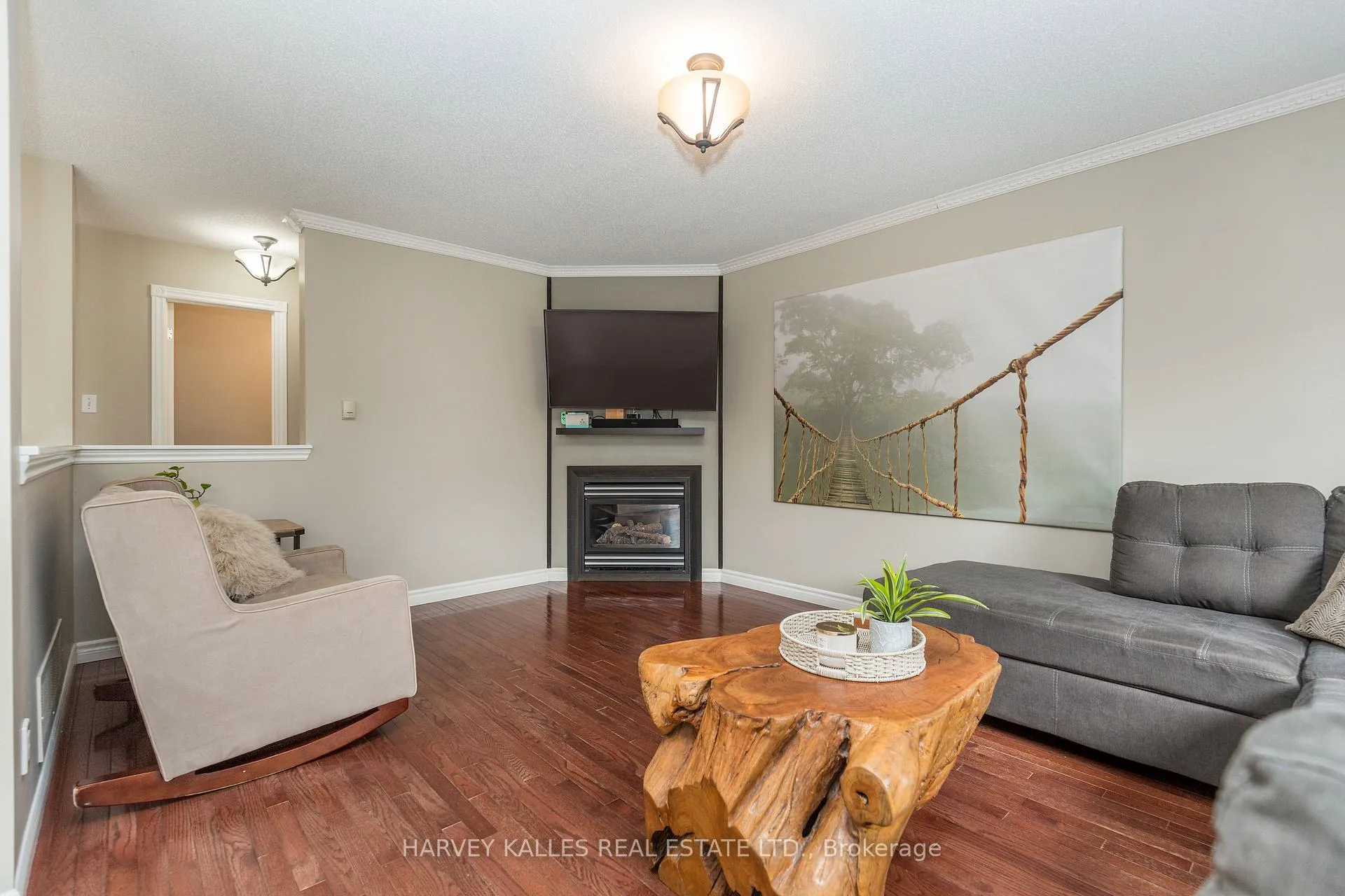 Photo 18 of 250 Pringle Drive, Barrie, Edgehill Drive — HOMEH